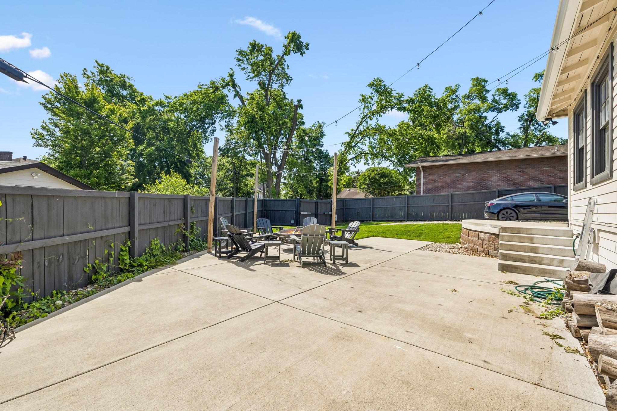 2200 Oakland Ave