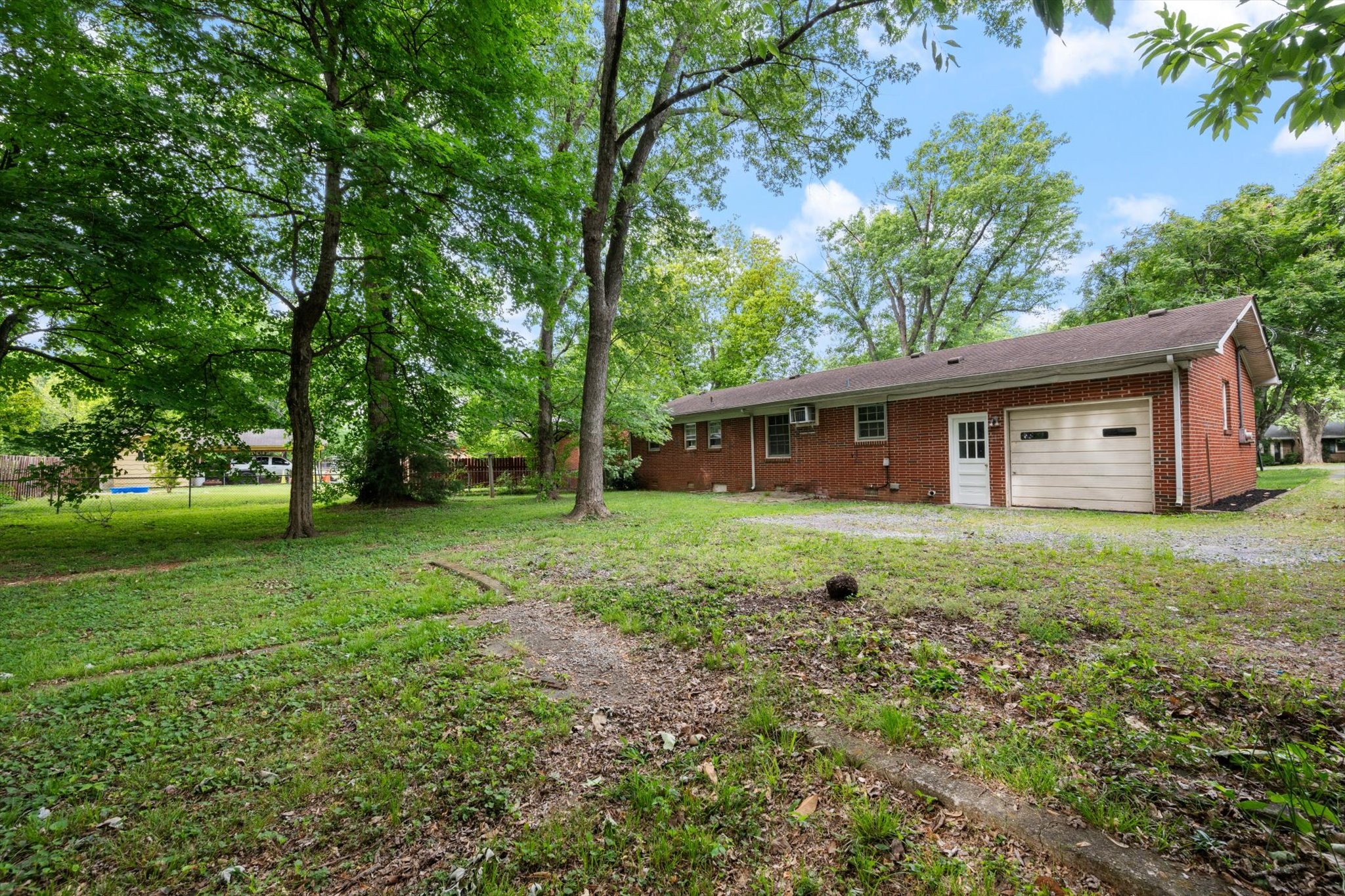 1822 Susan Dr