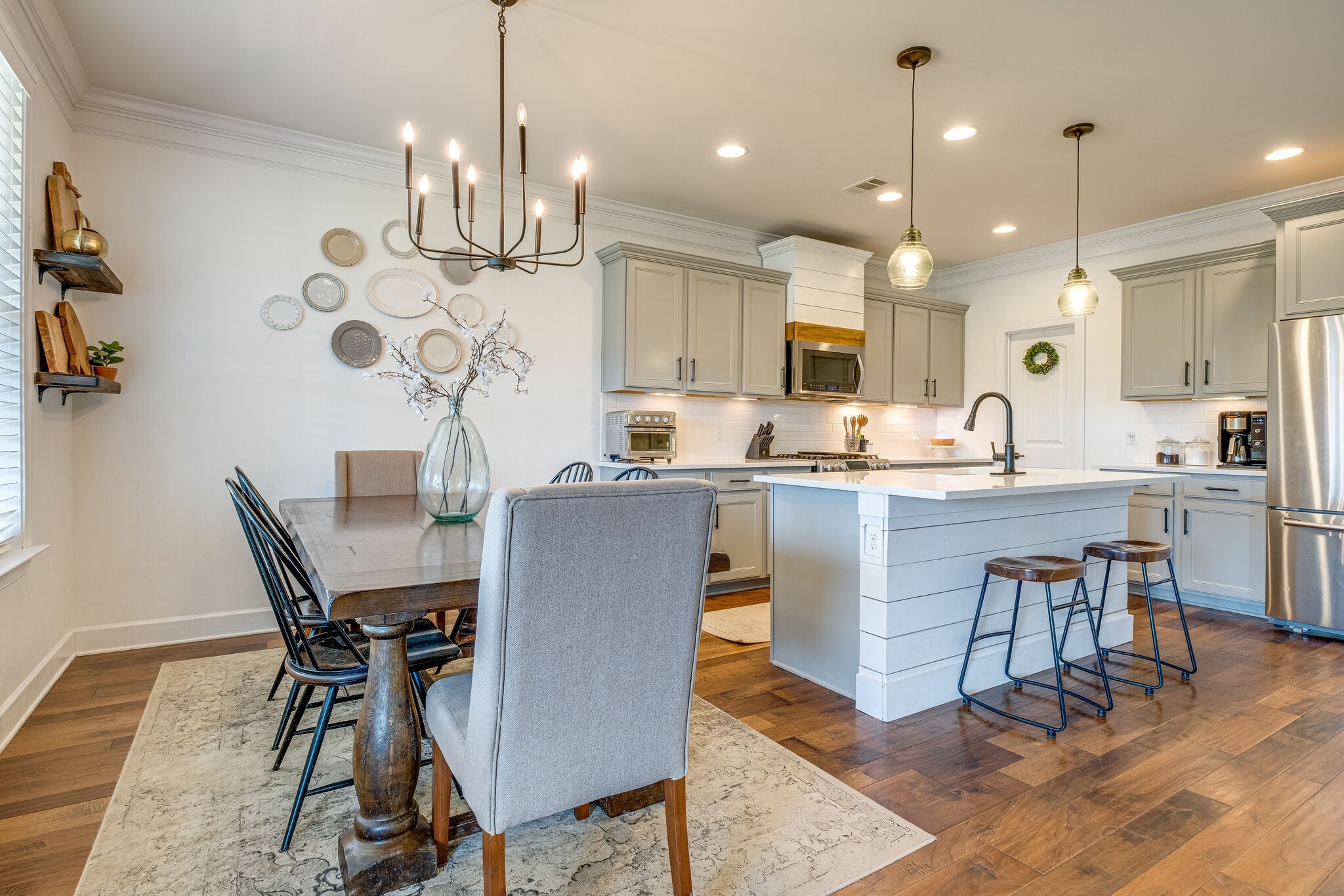 4822 Genoa Dr