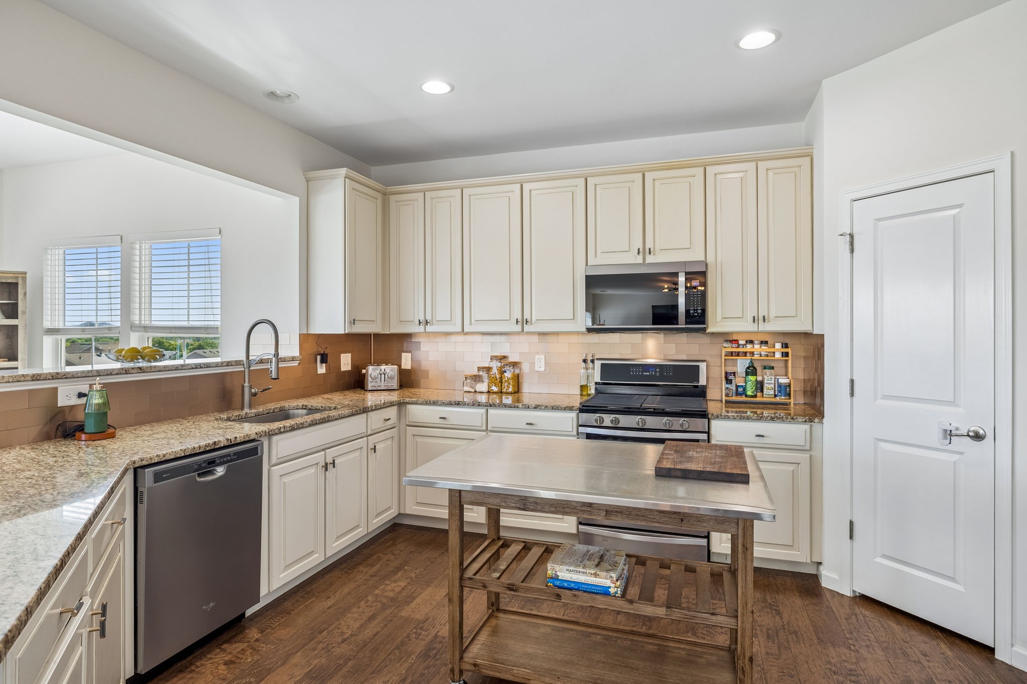 557 Wolfeboro Ln