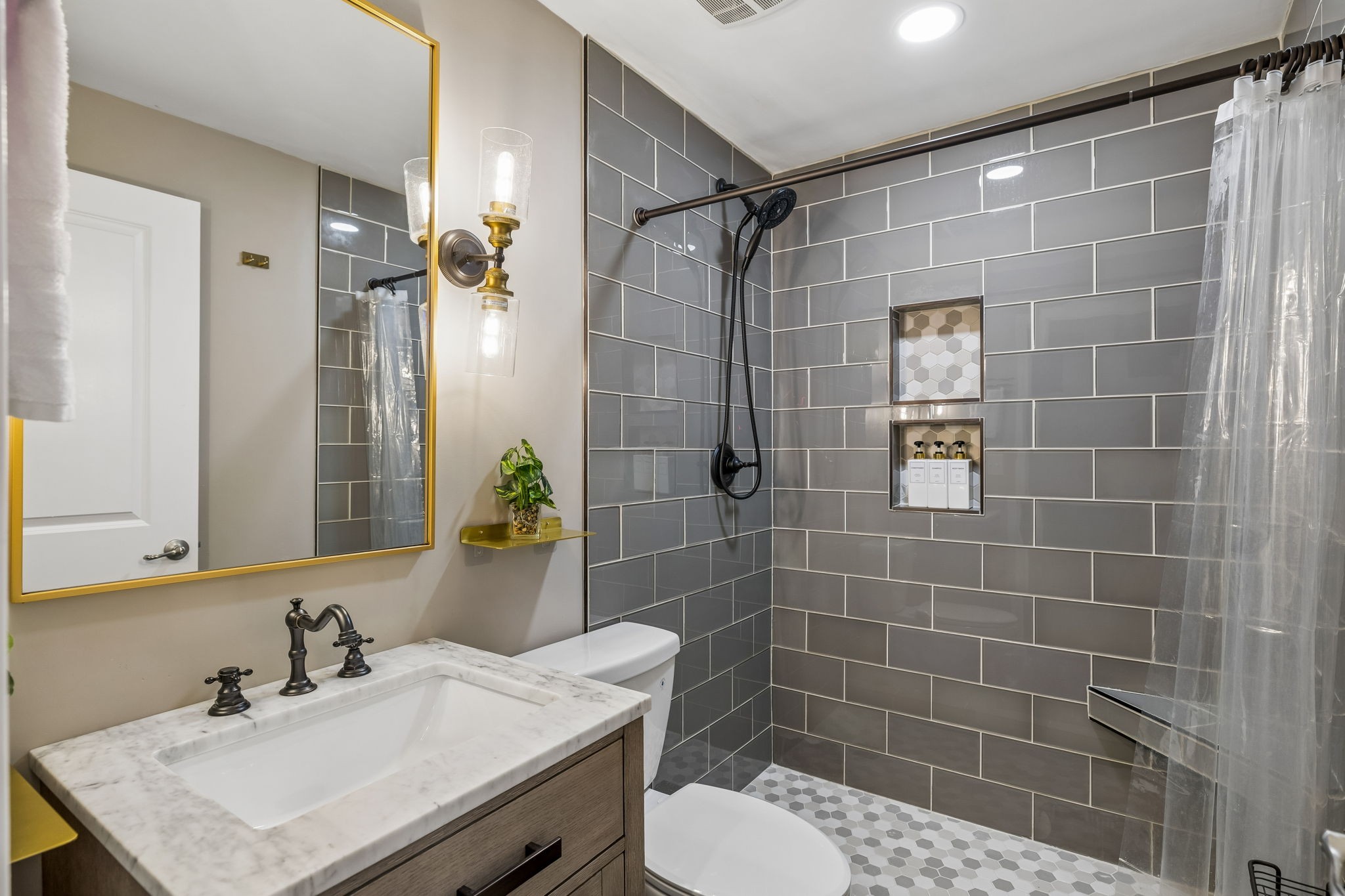 557 Wolfeboro Ln