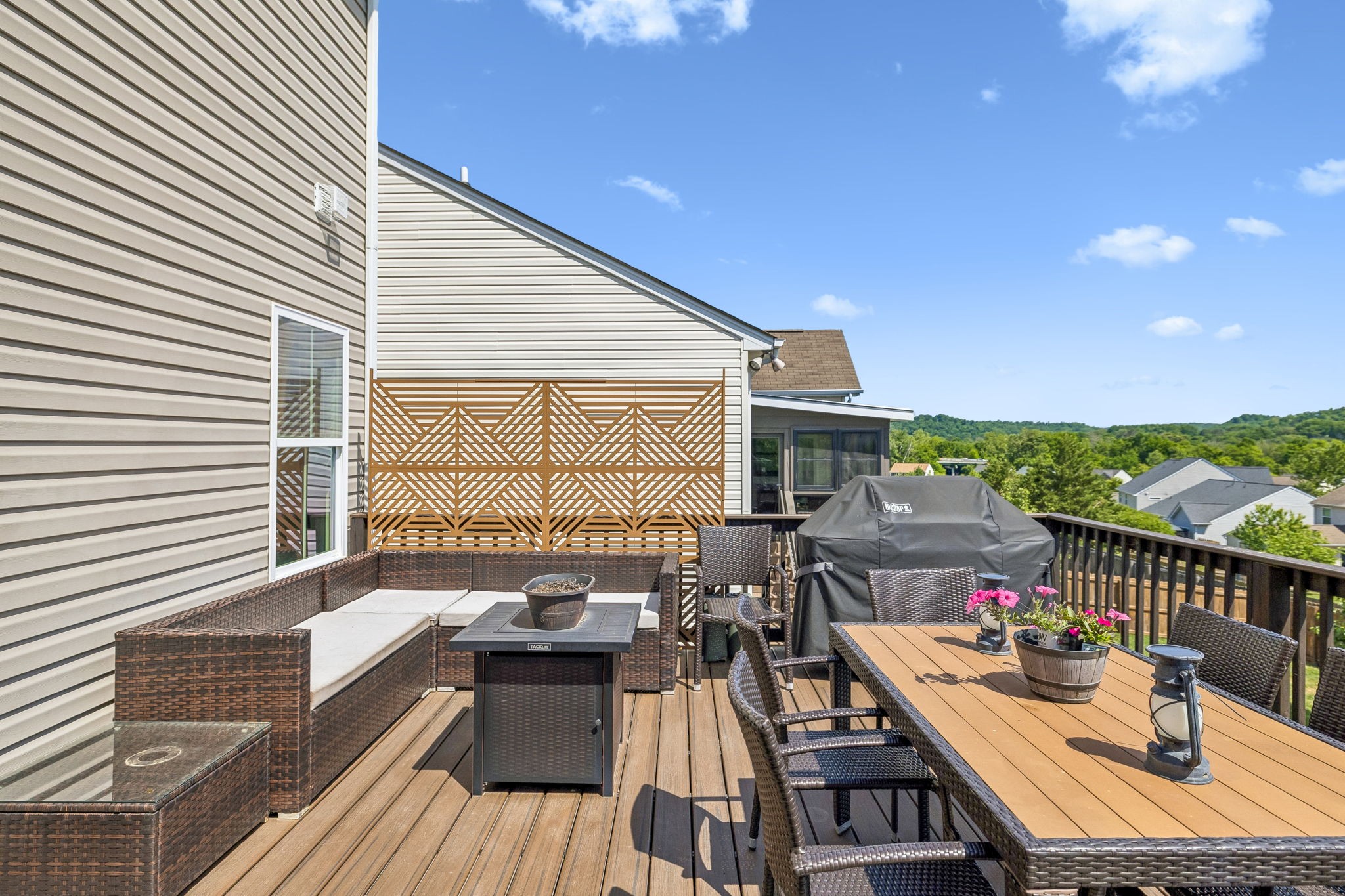 557 Wolfeboro Ln