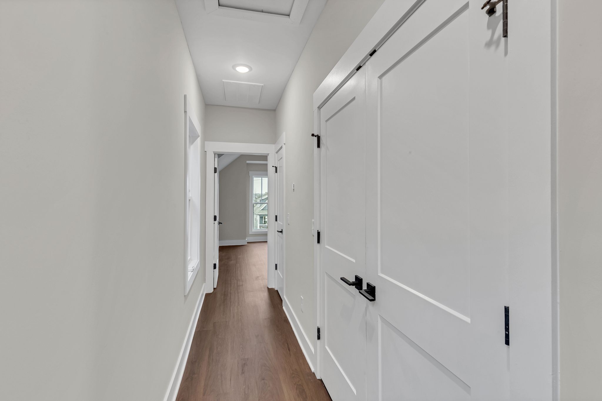 200B Queen Ave Unit: B