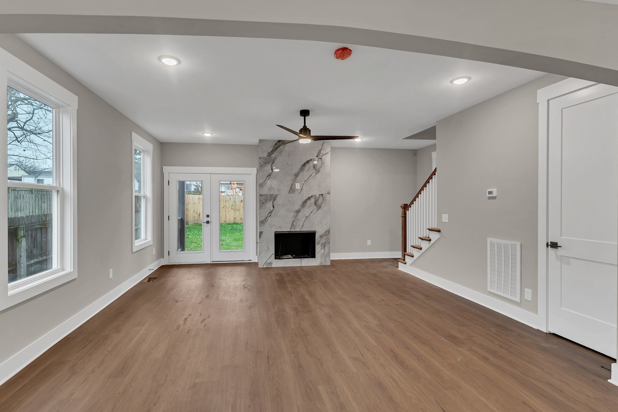 200B Queen Ave Unit: B