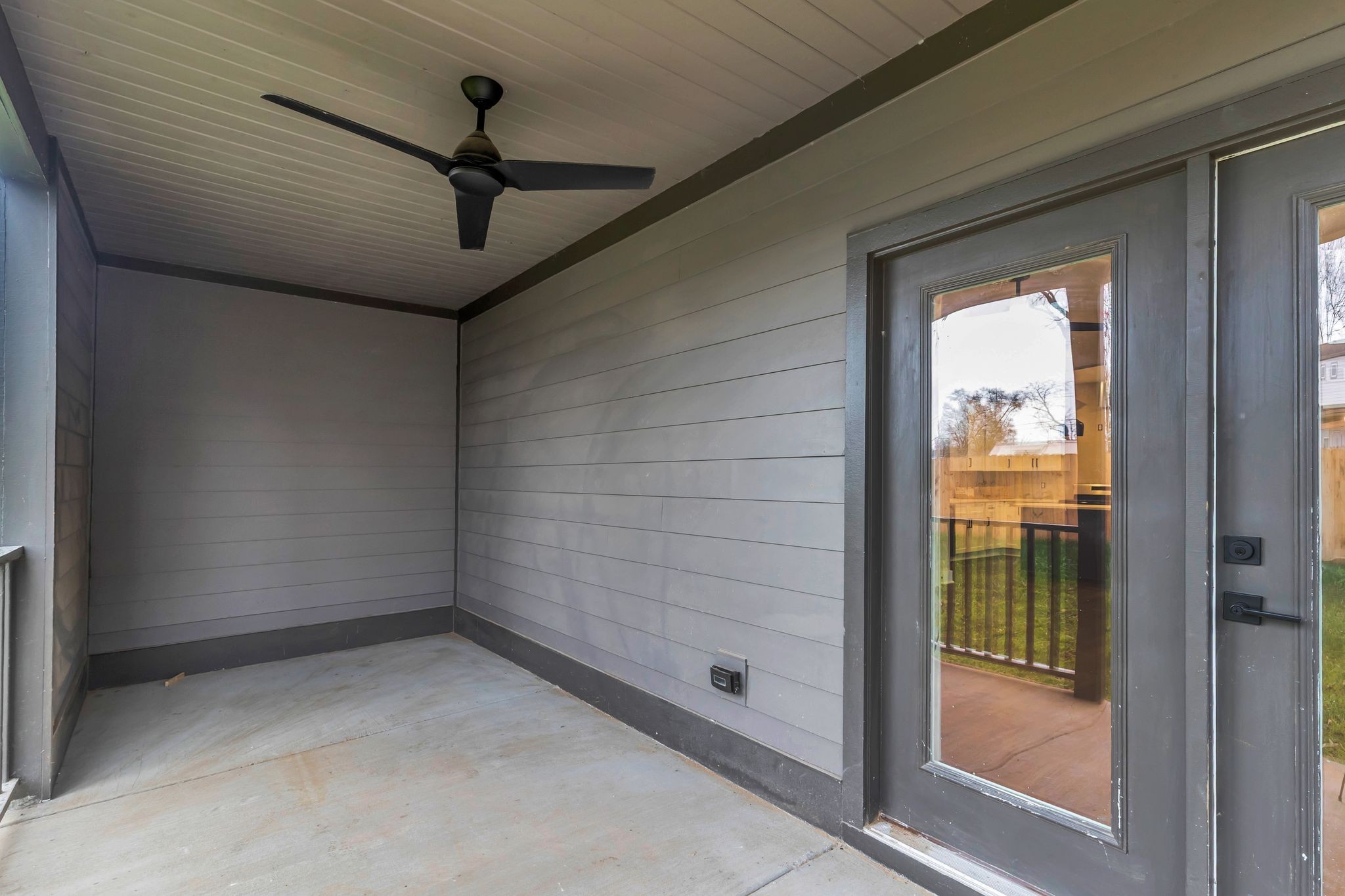 200B Queen Ave Unit: B