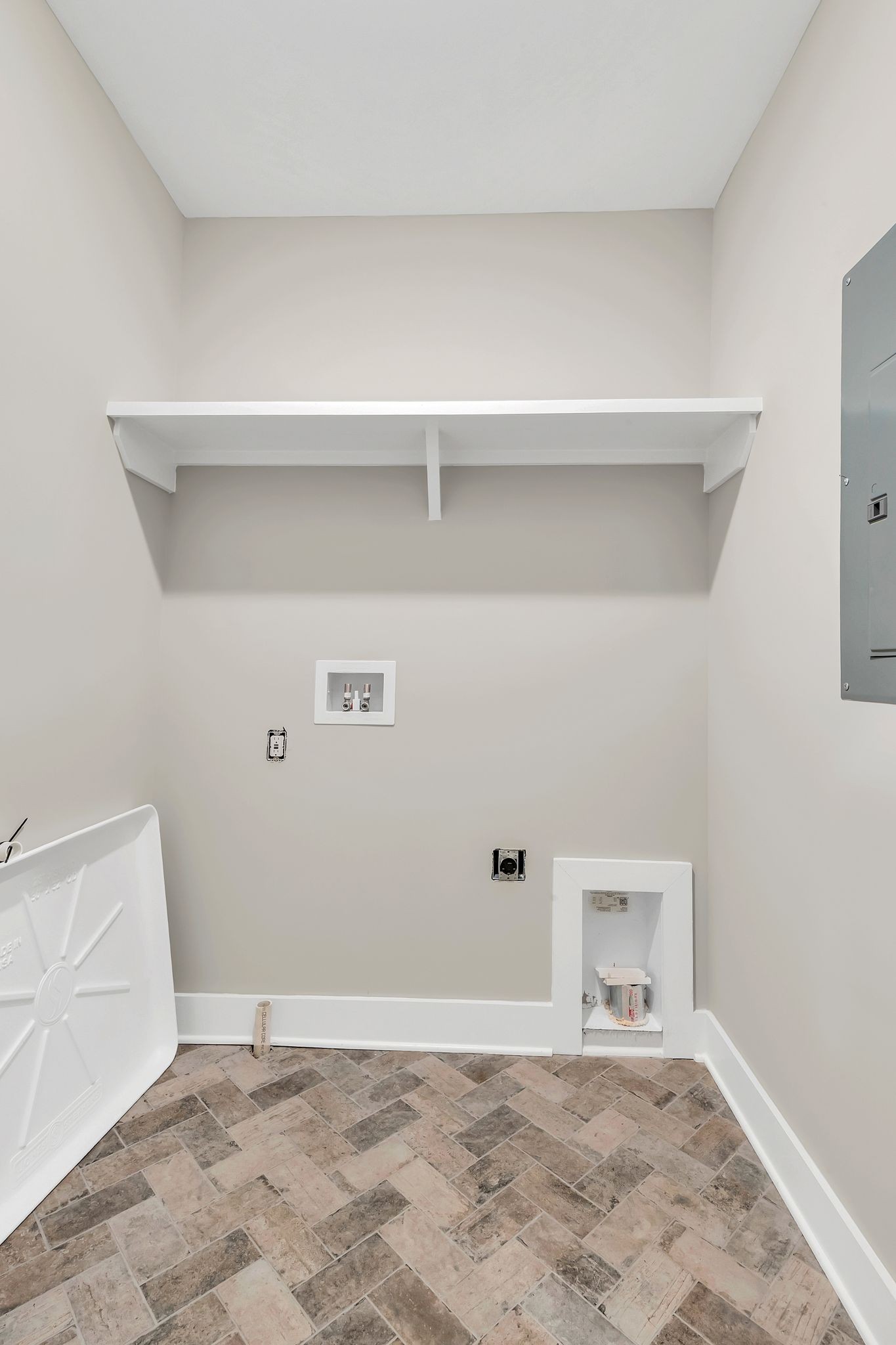 200B Queen Ave Unit: B