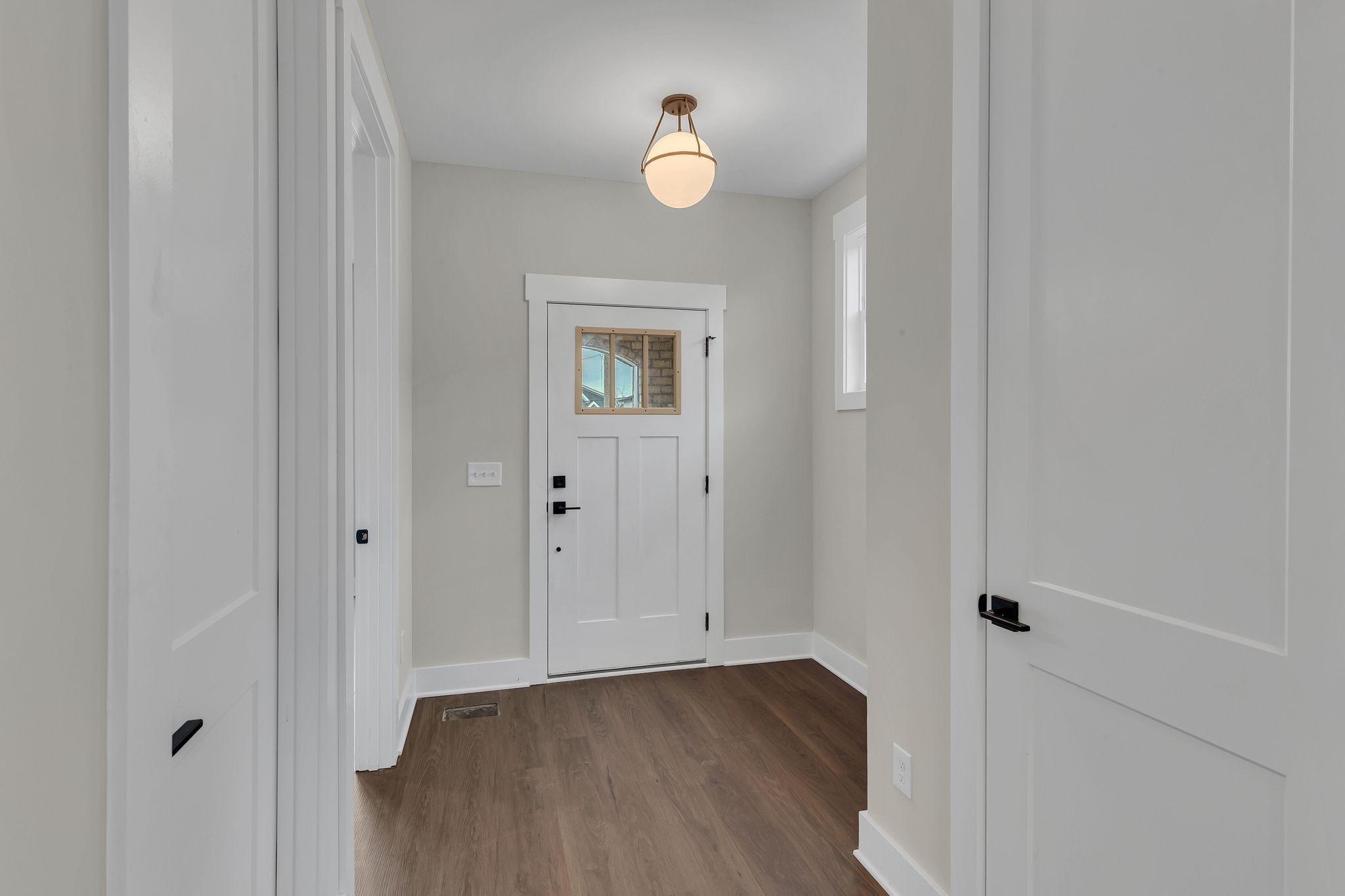 200A Queen Ave Unit: A