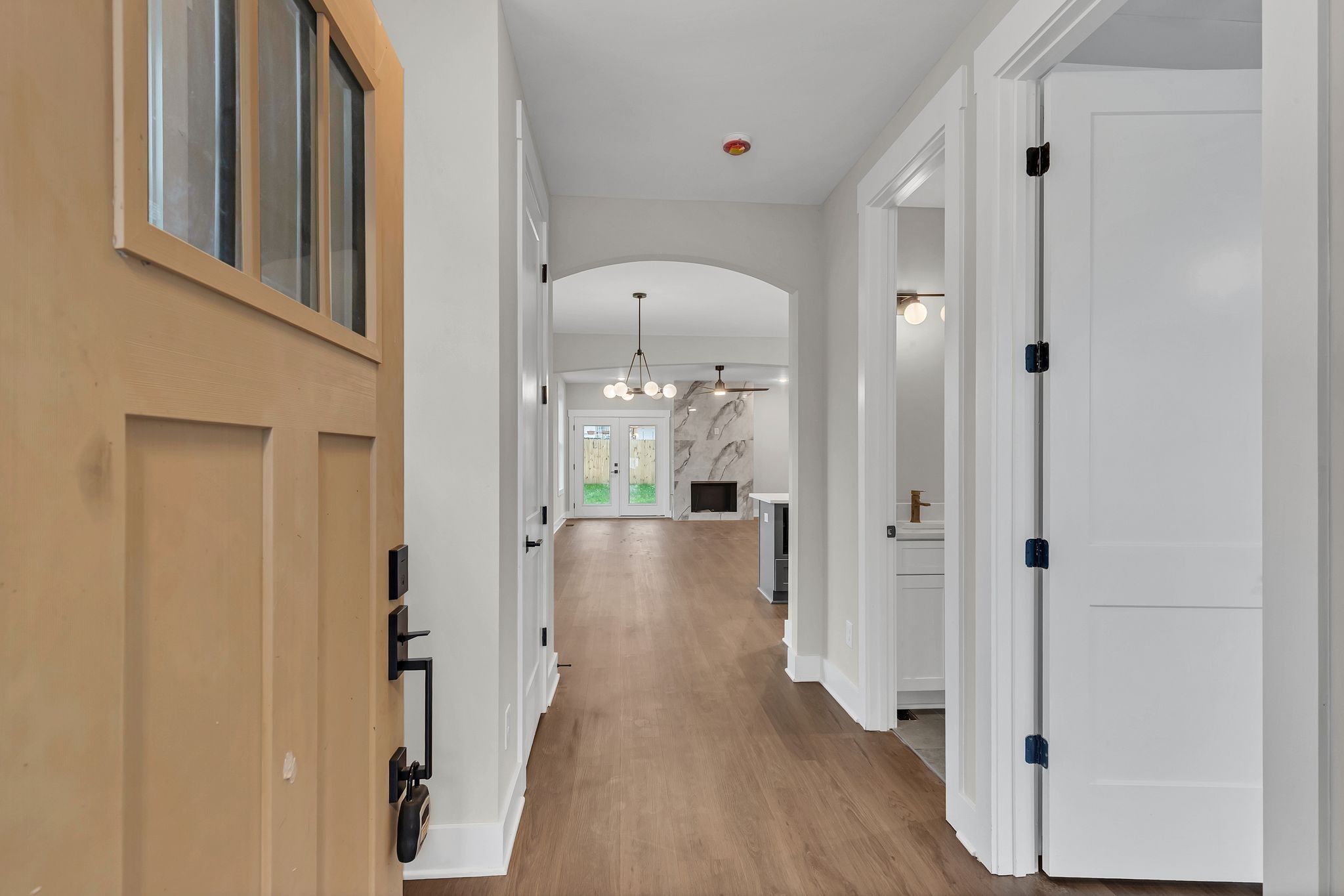 200A Queen Ave Unit: A