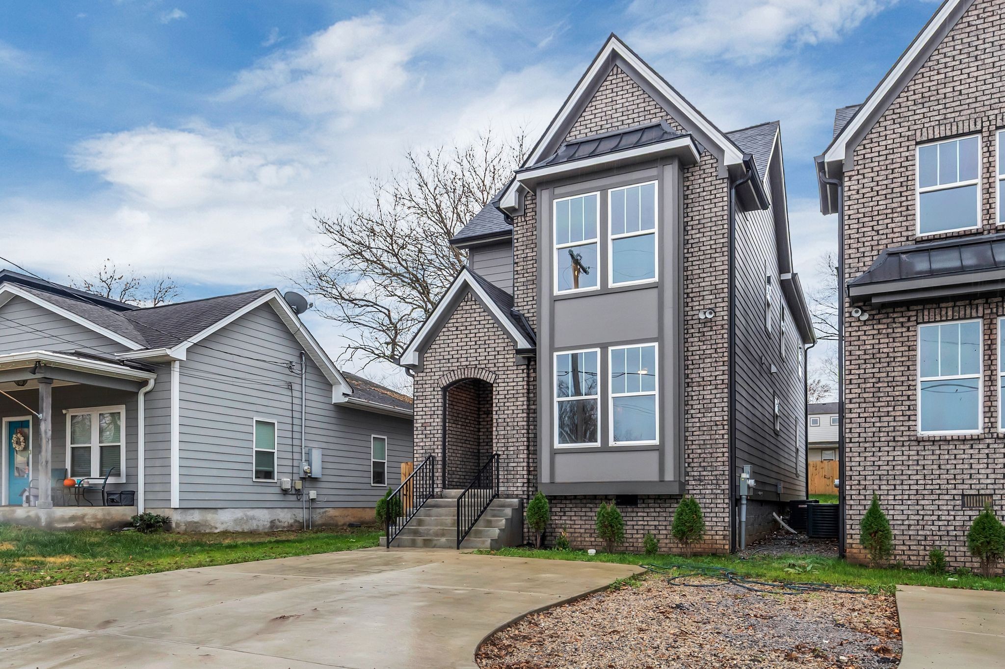 200A Queen Ave Unit: A
