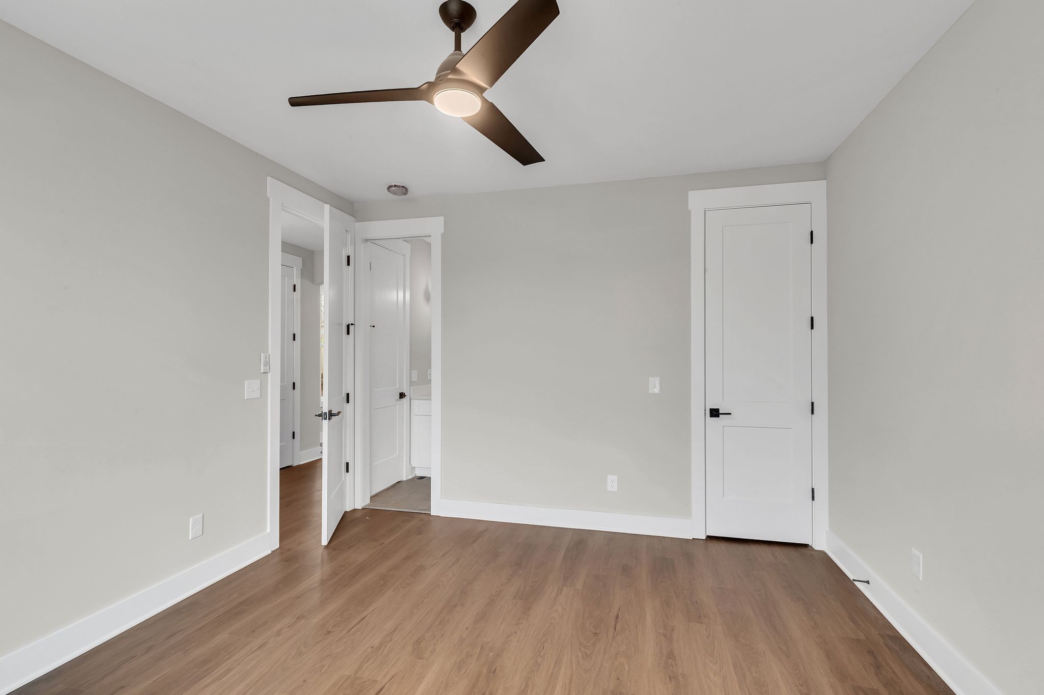 200A Queen Ave Unit: A