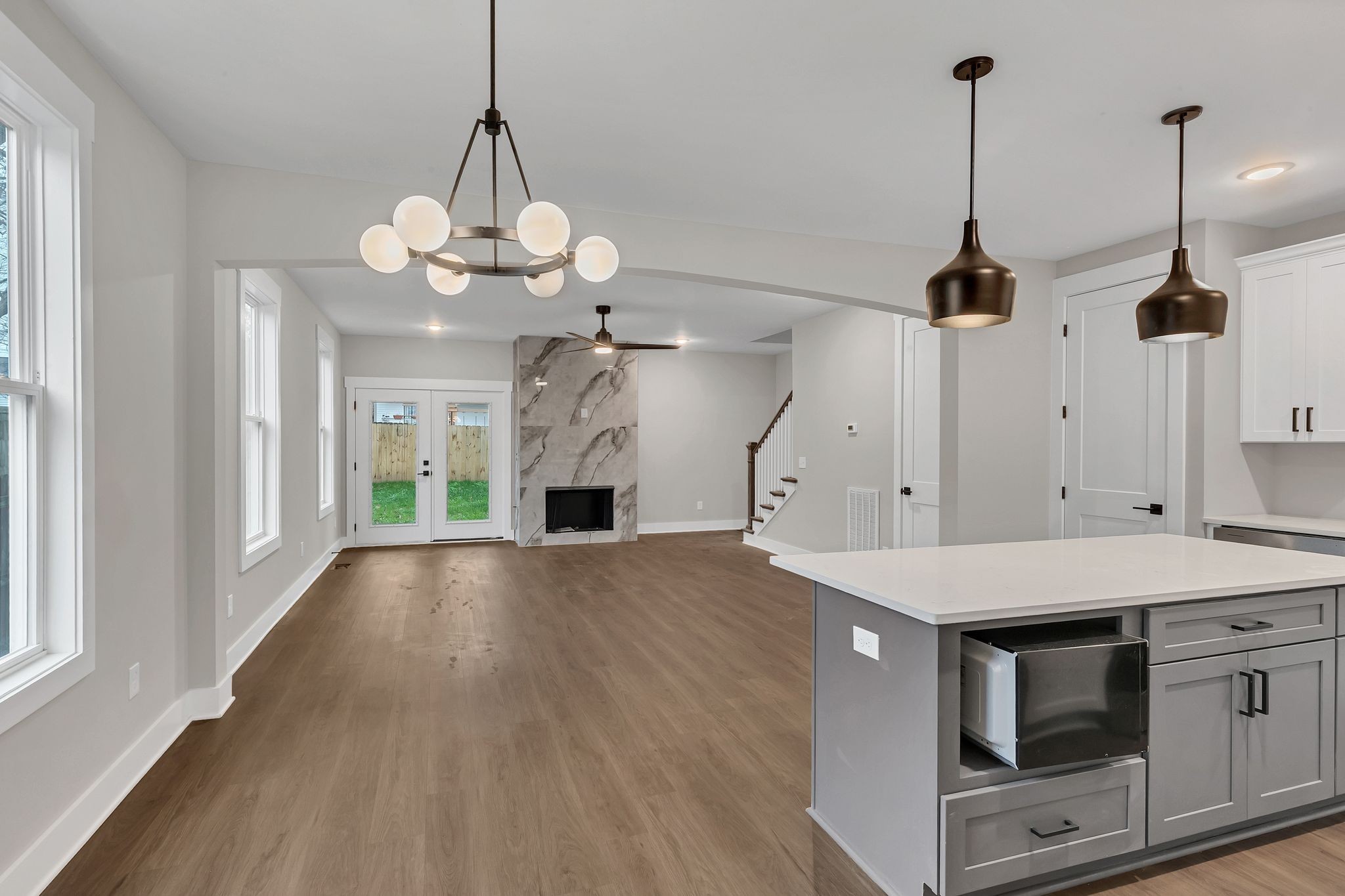 200A Queen Ave Unit: A