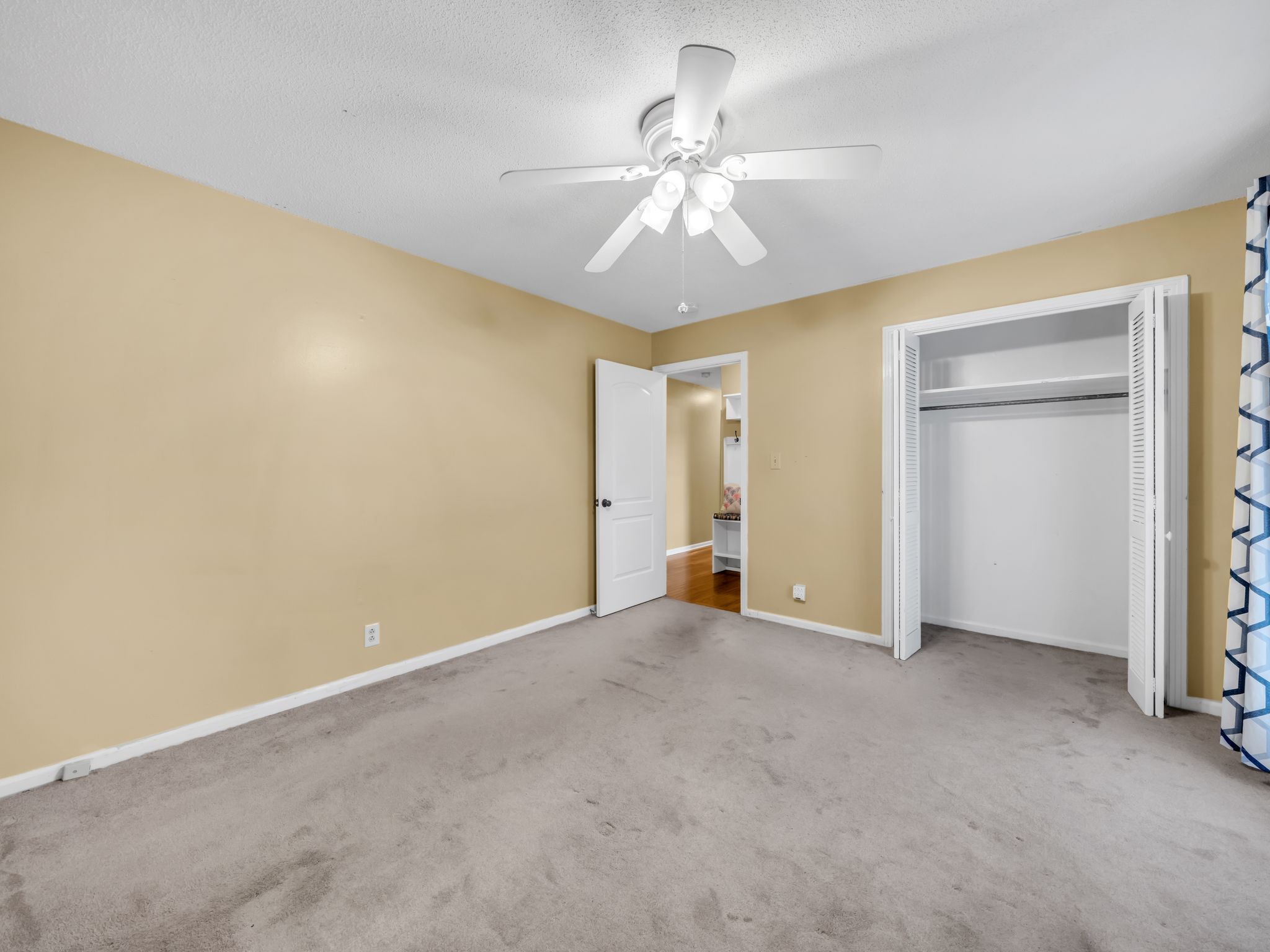 3043 Trough Springs Rd