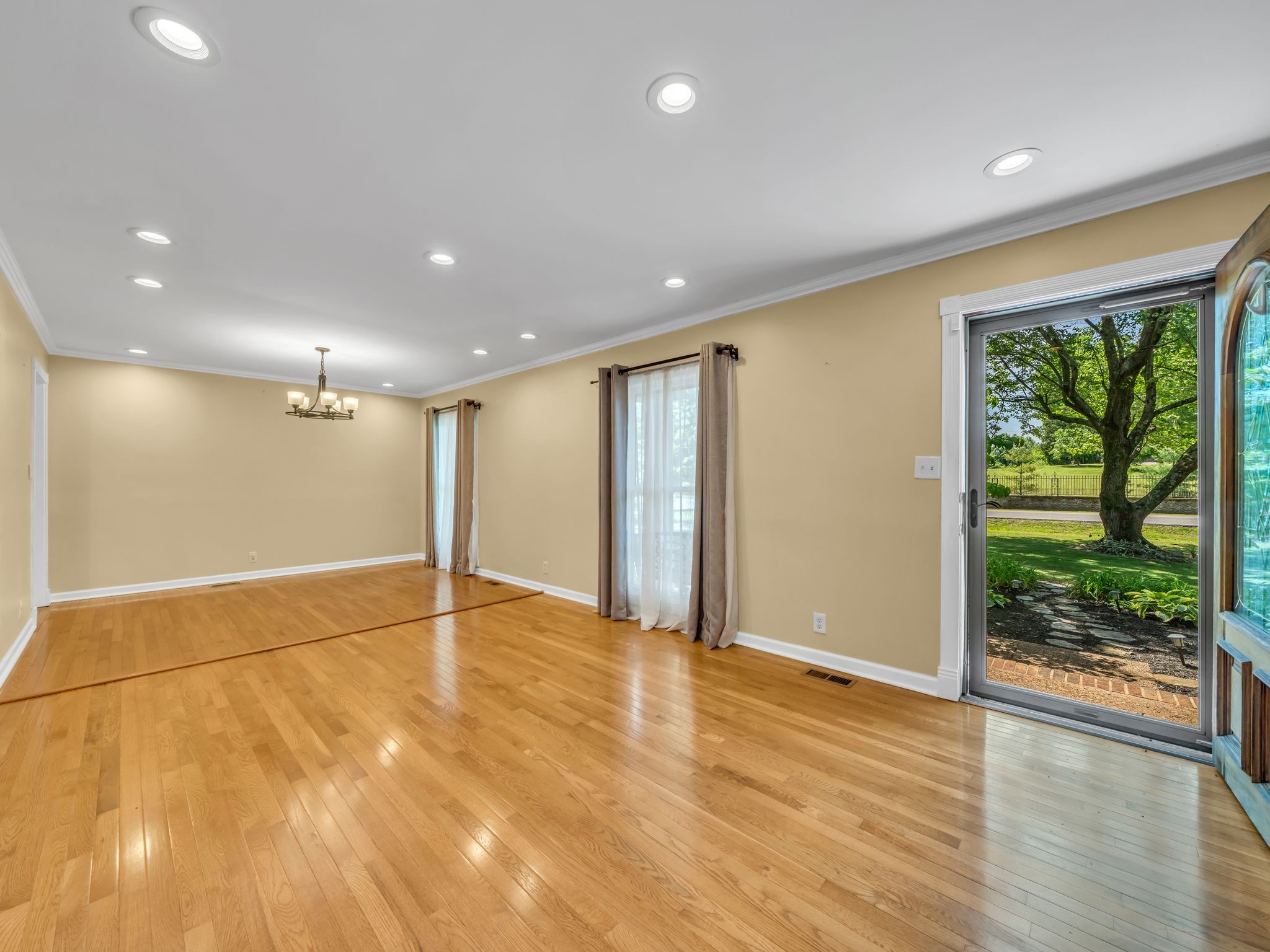 3043 Trough Springs Rd