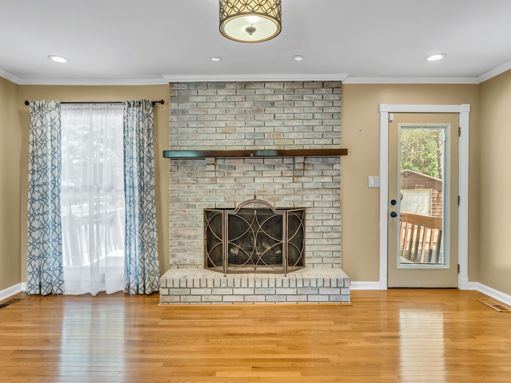3043 Trough Springs Rd