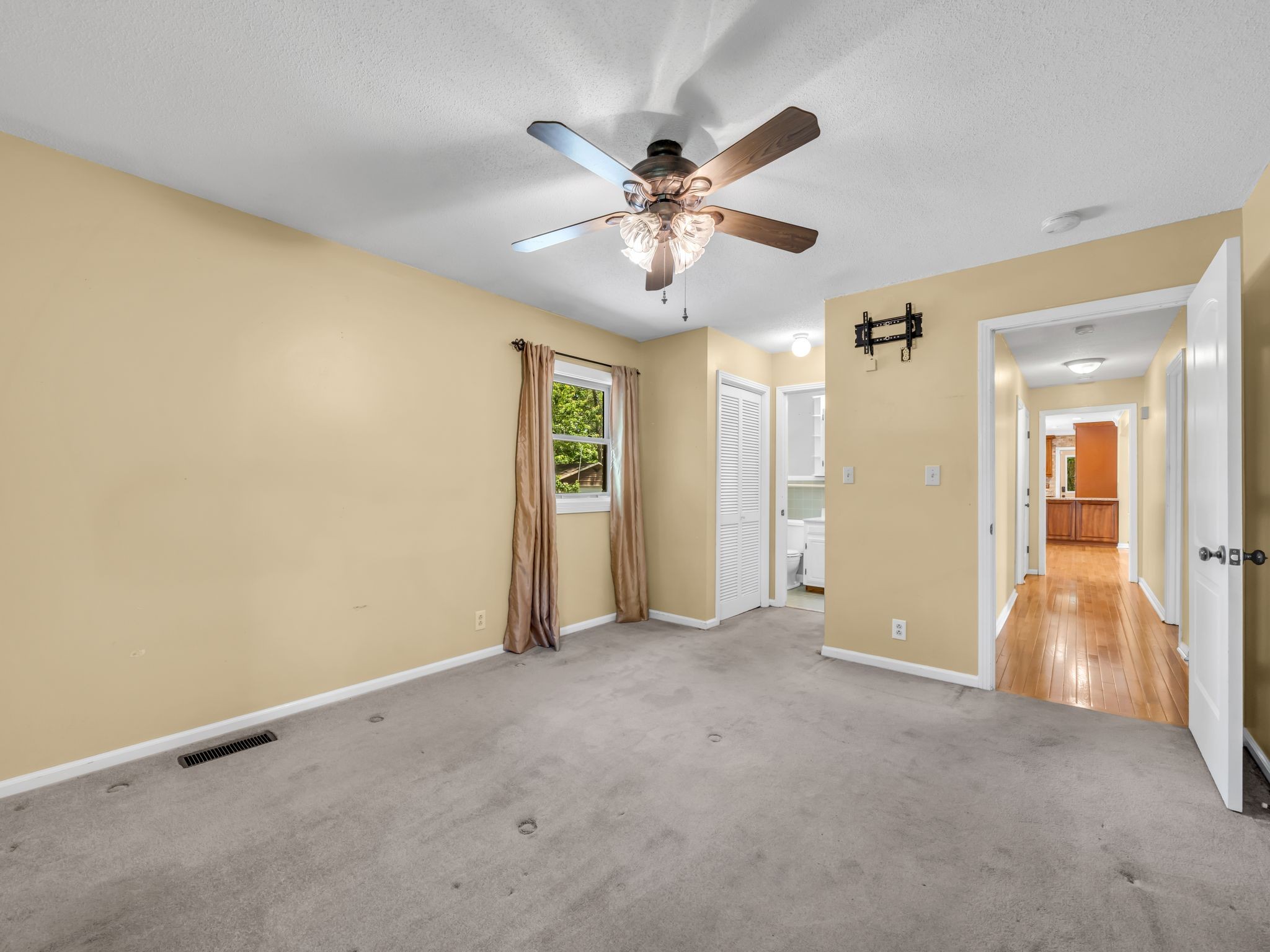 3043 Trough Springs Rd