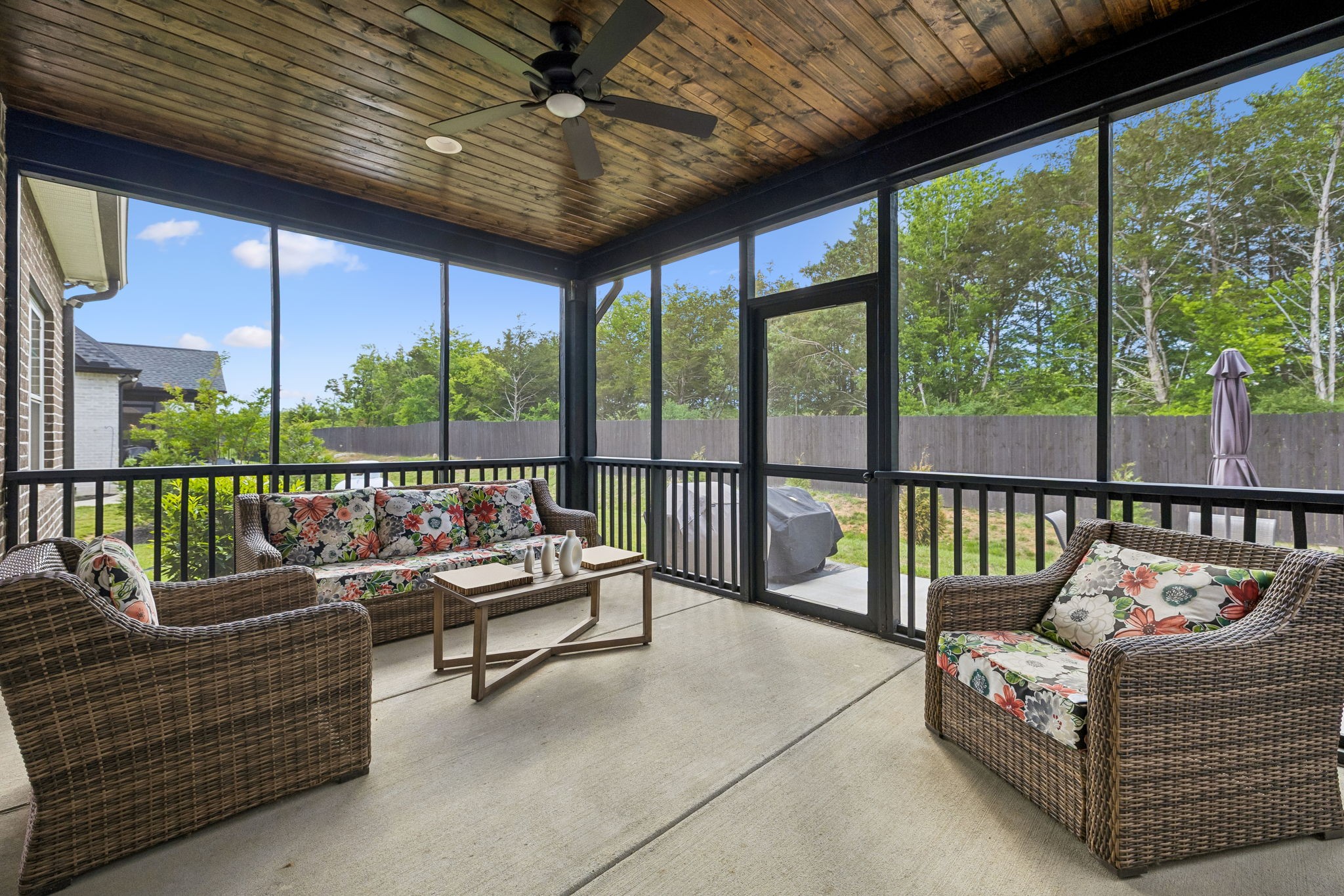 2614 Holly Springs Dr