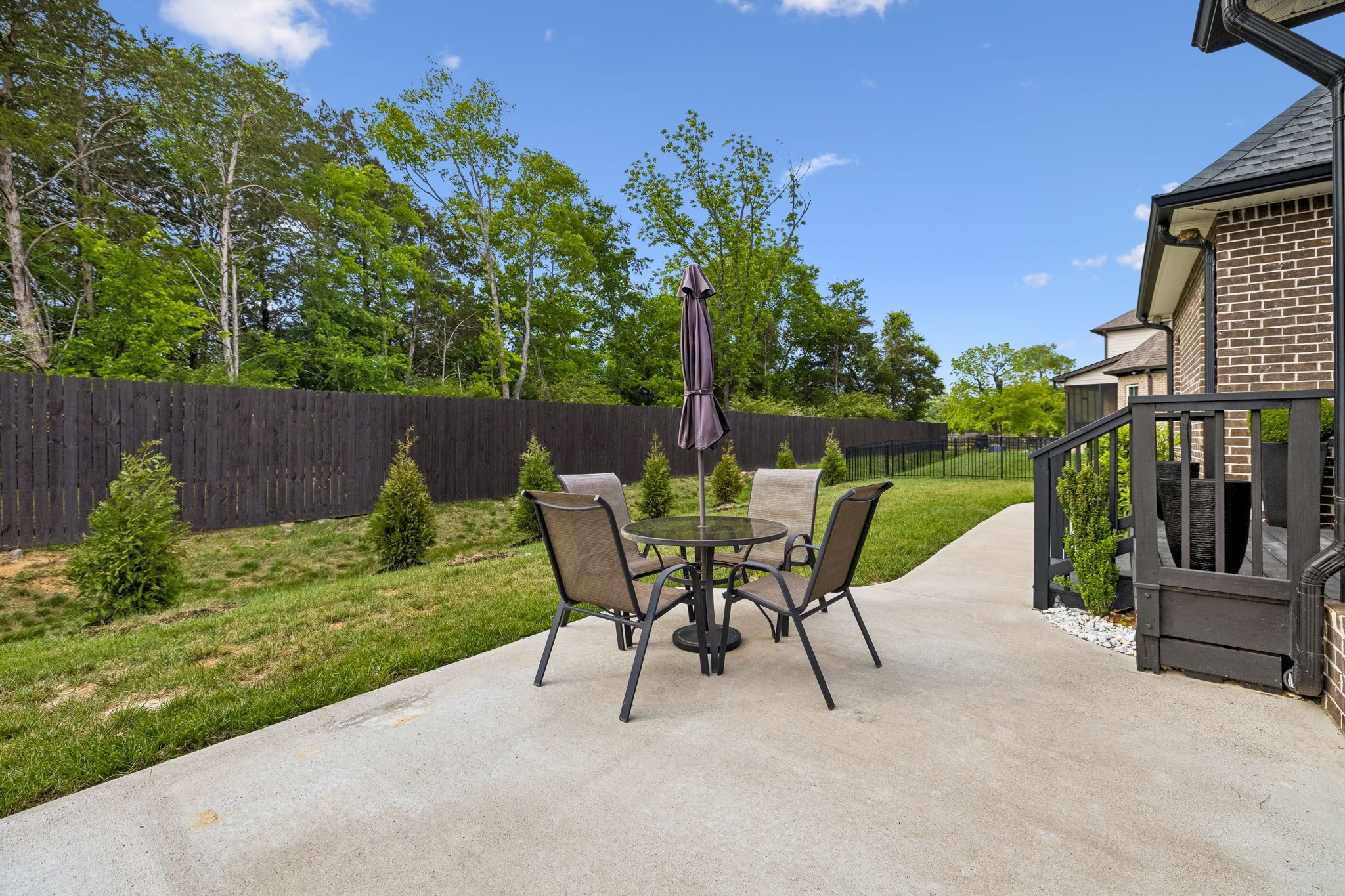 2614 Holly Springs Dr