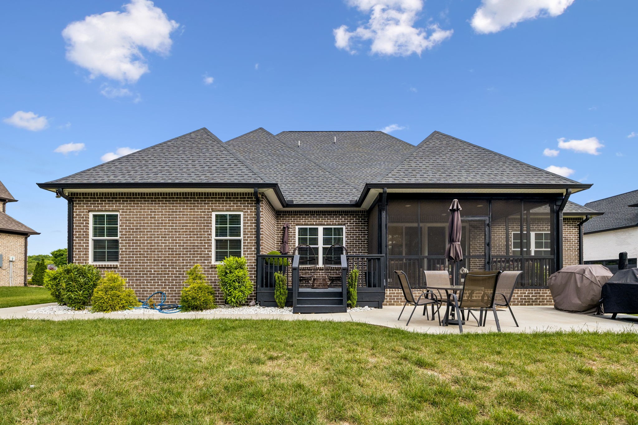 2614 Holly Springs Dr