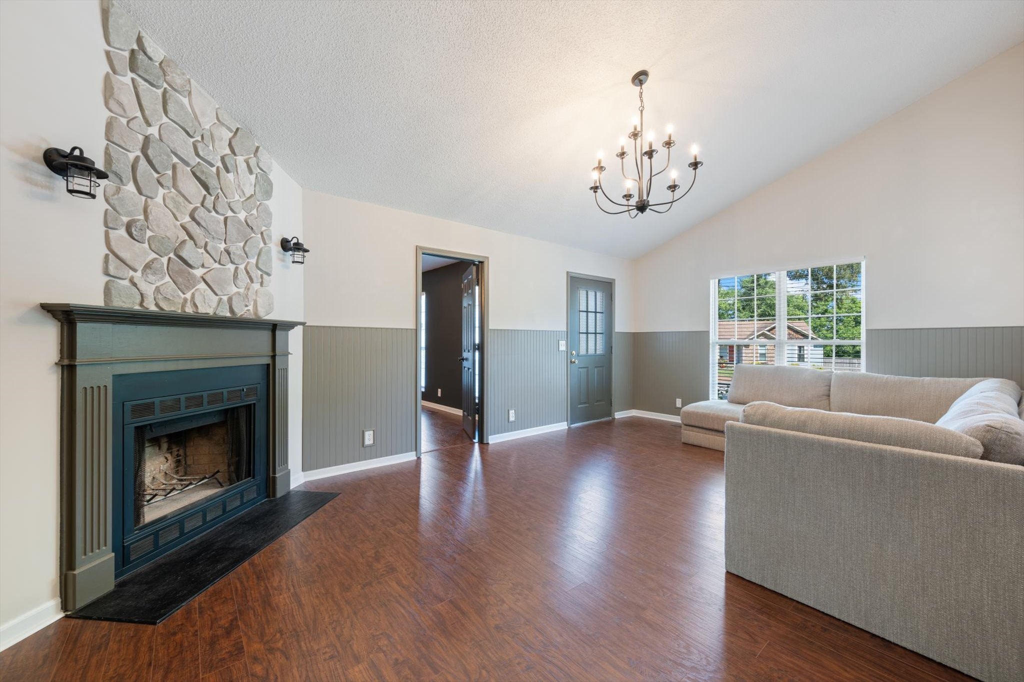 813 Fall Ct