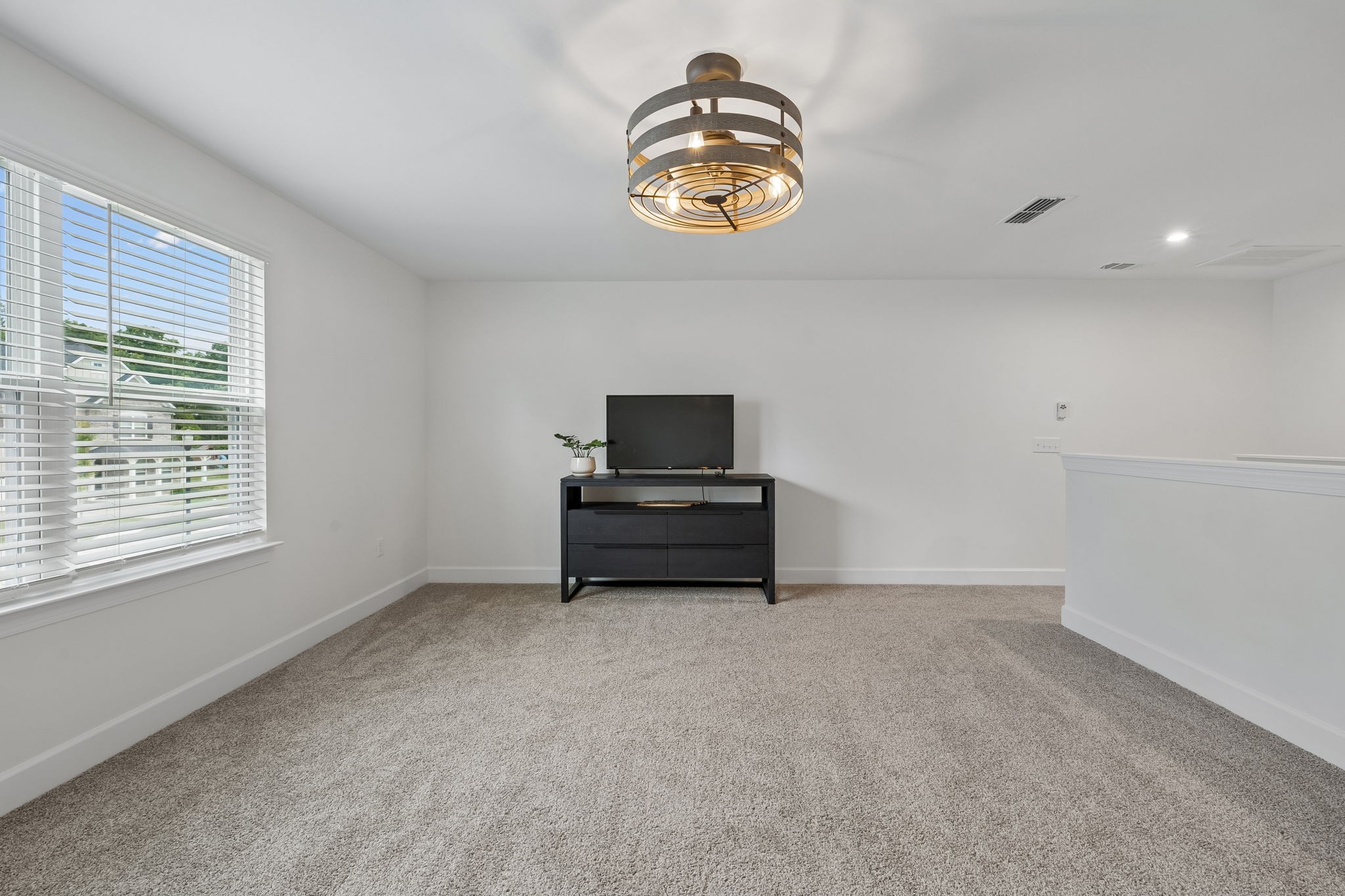 4044 Rosa Dr