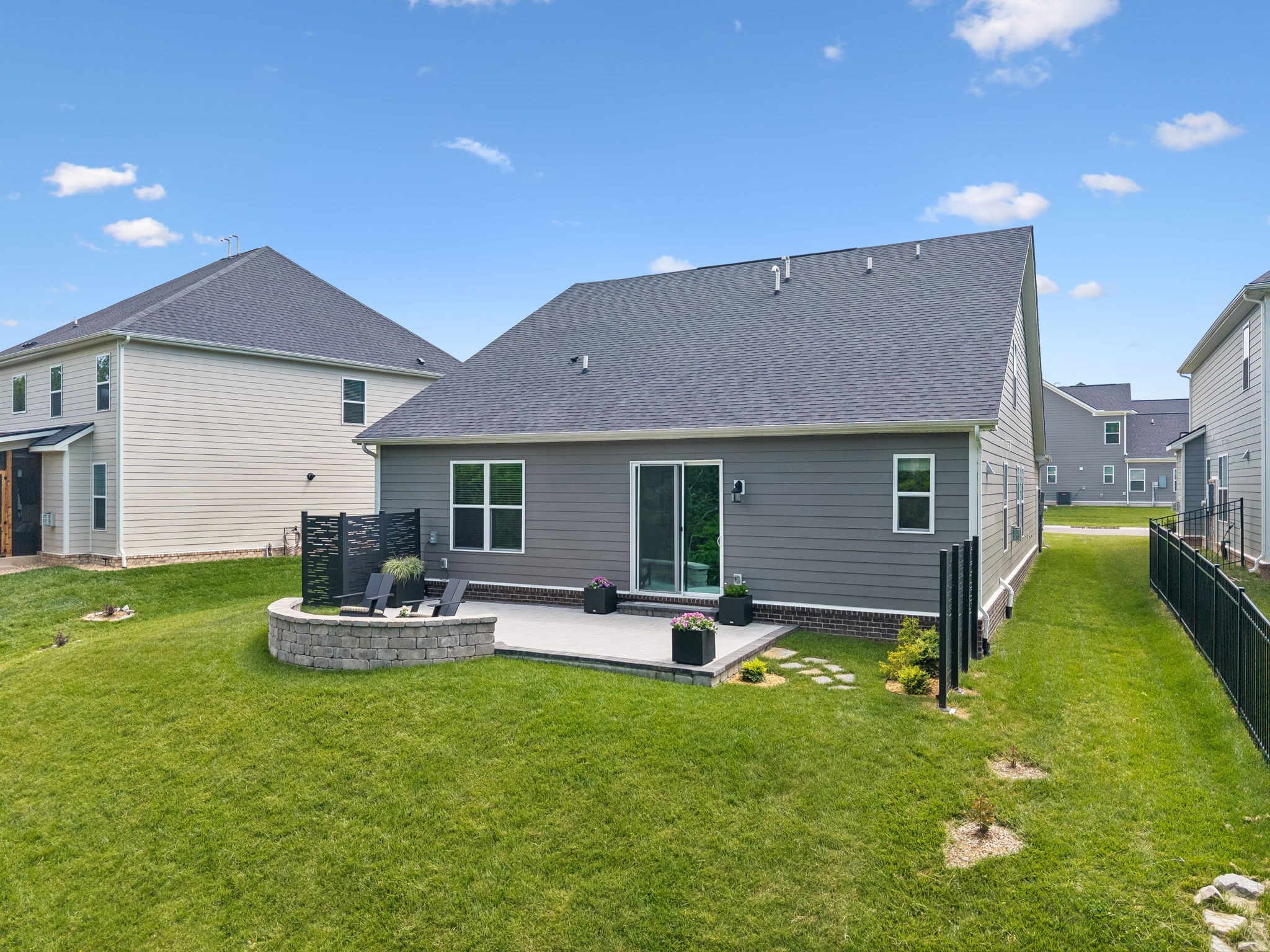 4044 Rosa Dr