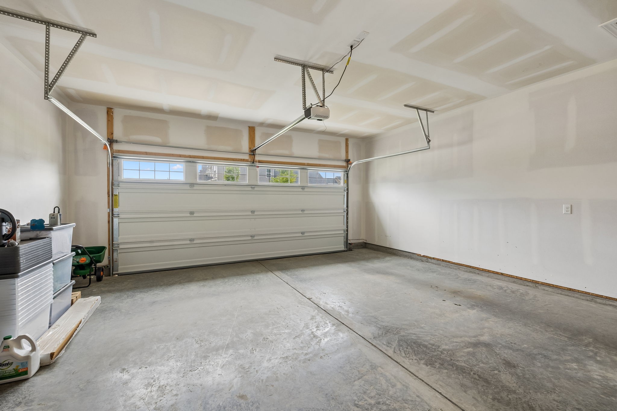 4044 Rosa Dr