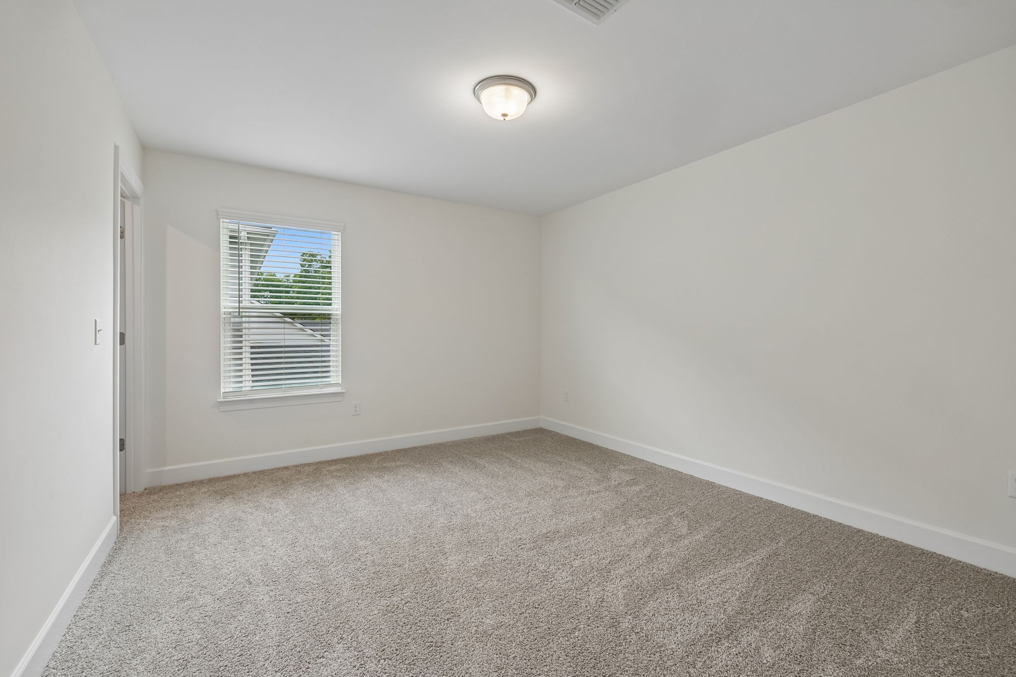 4044 Rosa Dr