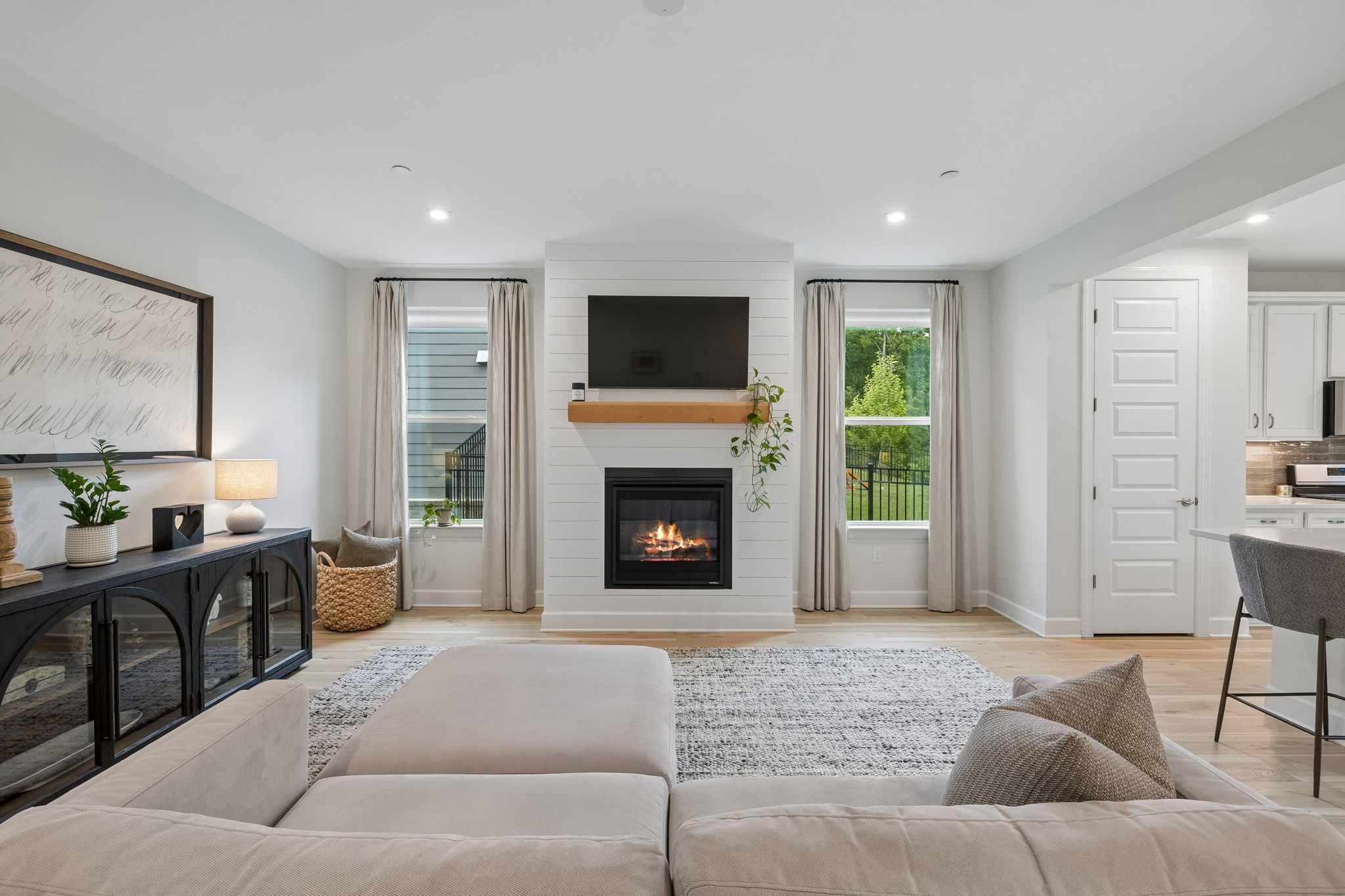 4044 Rosa Dr