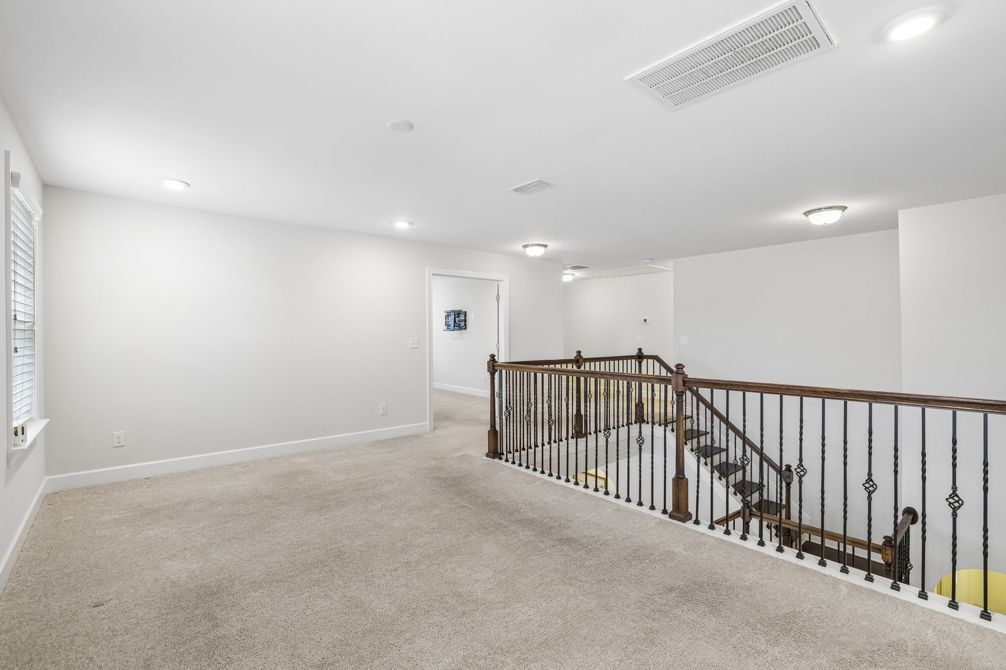 1237 Cressy Ln