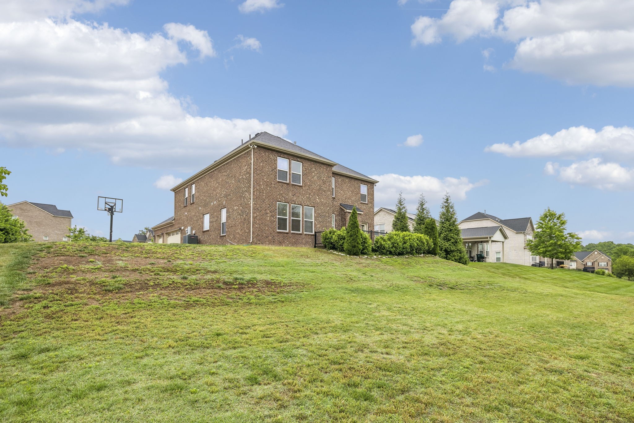 1237 Cressy Ln