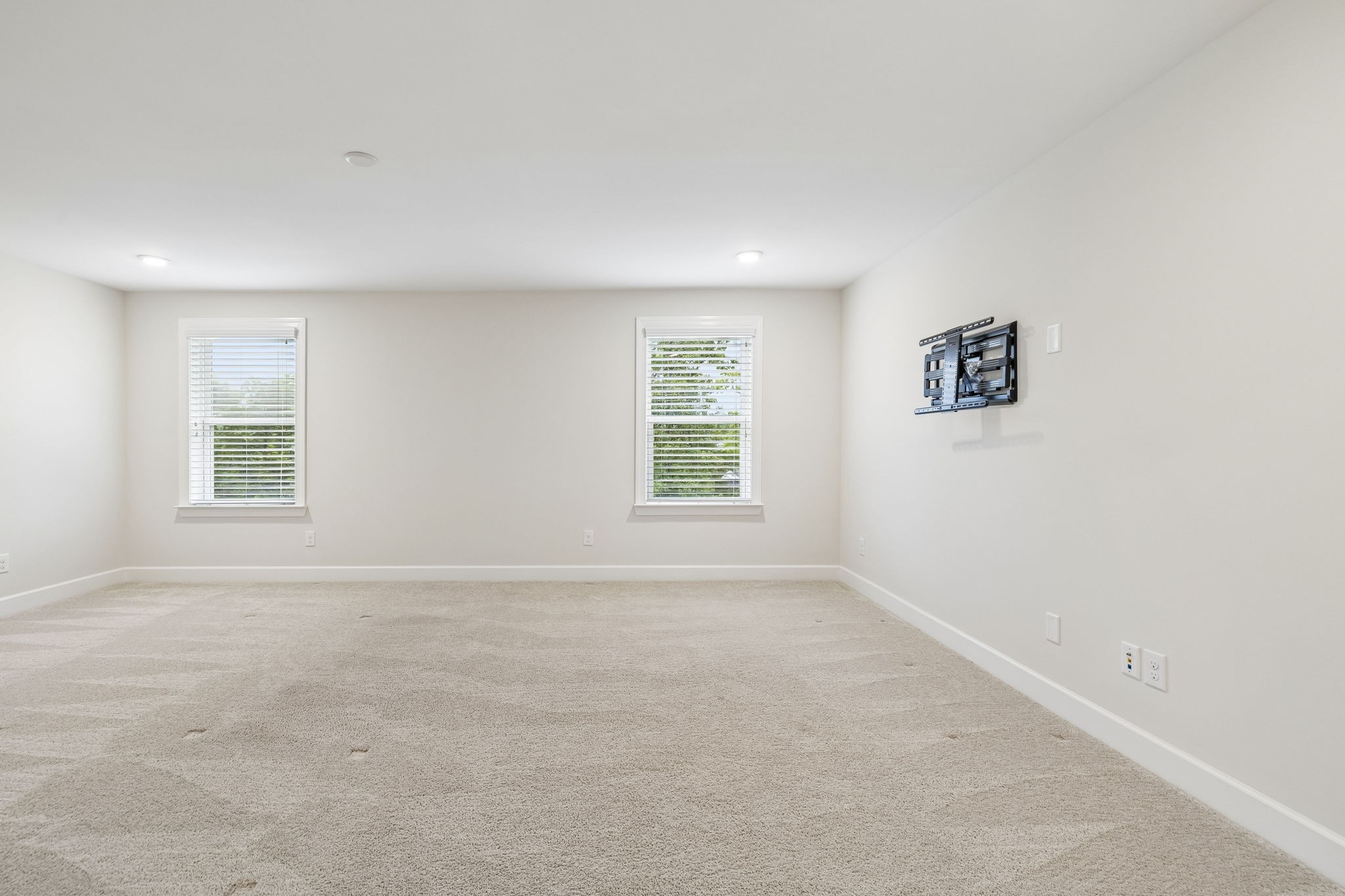 1237 Cressy Ln