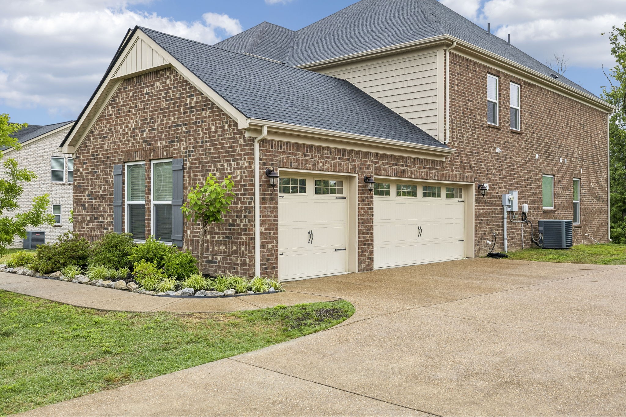 1237 Cressy Ln