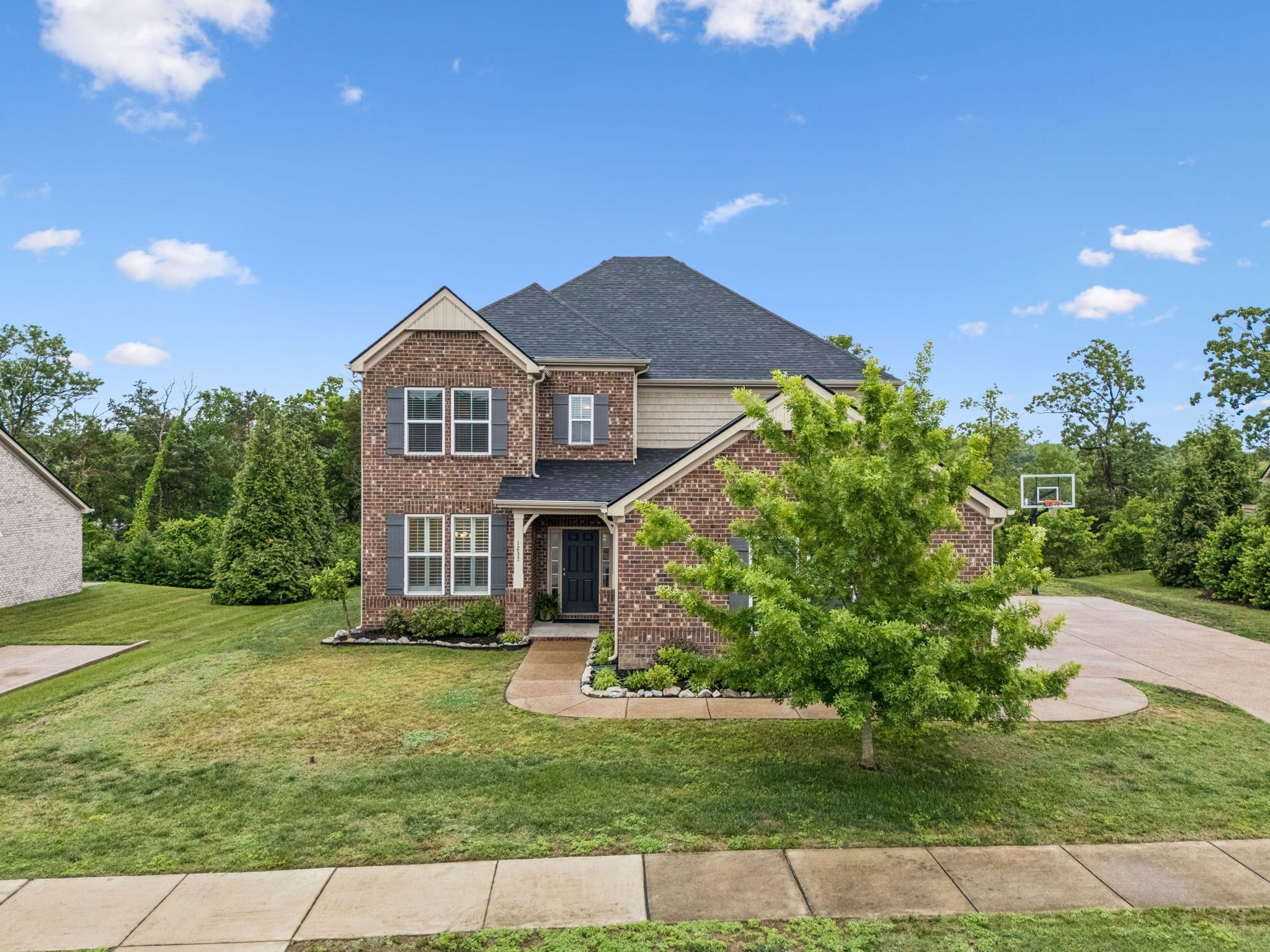 1237 Cressy Ln