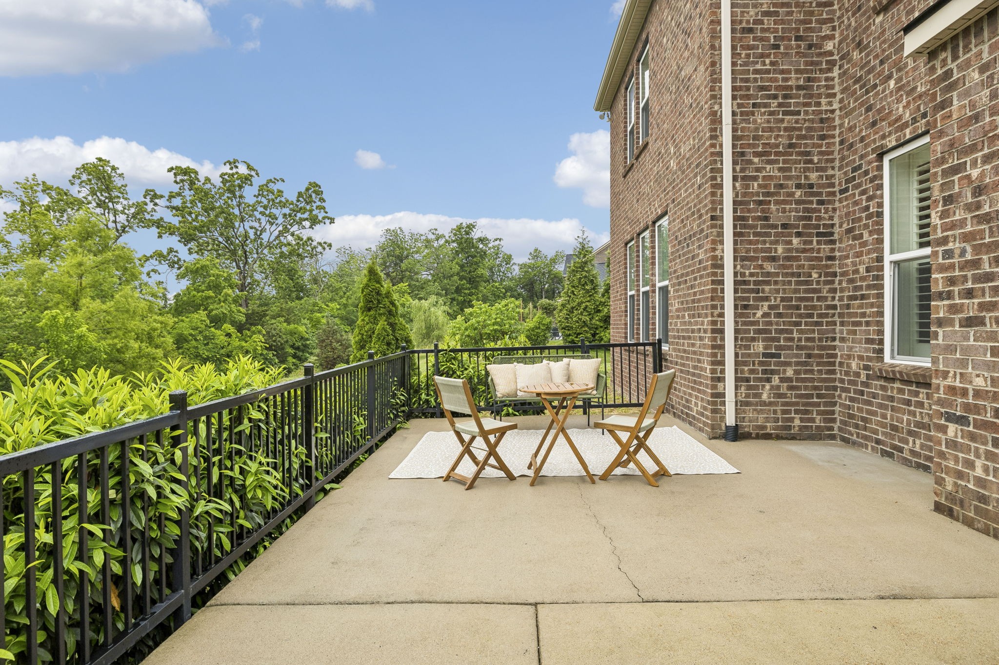1237 Cressy Ln