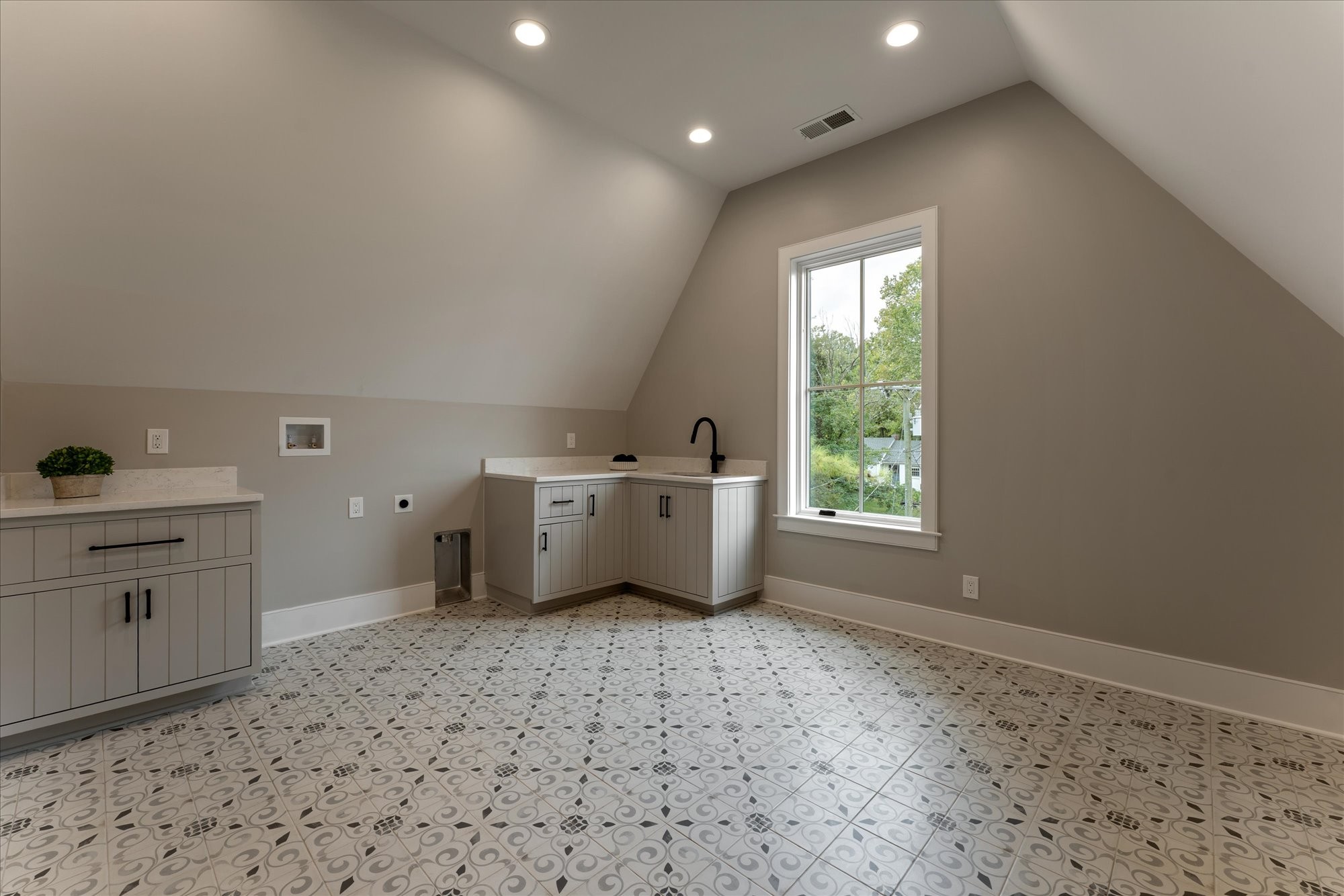 3618 General Bate Dr