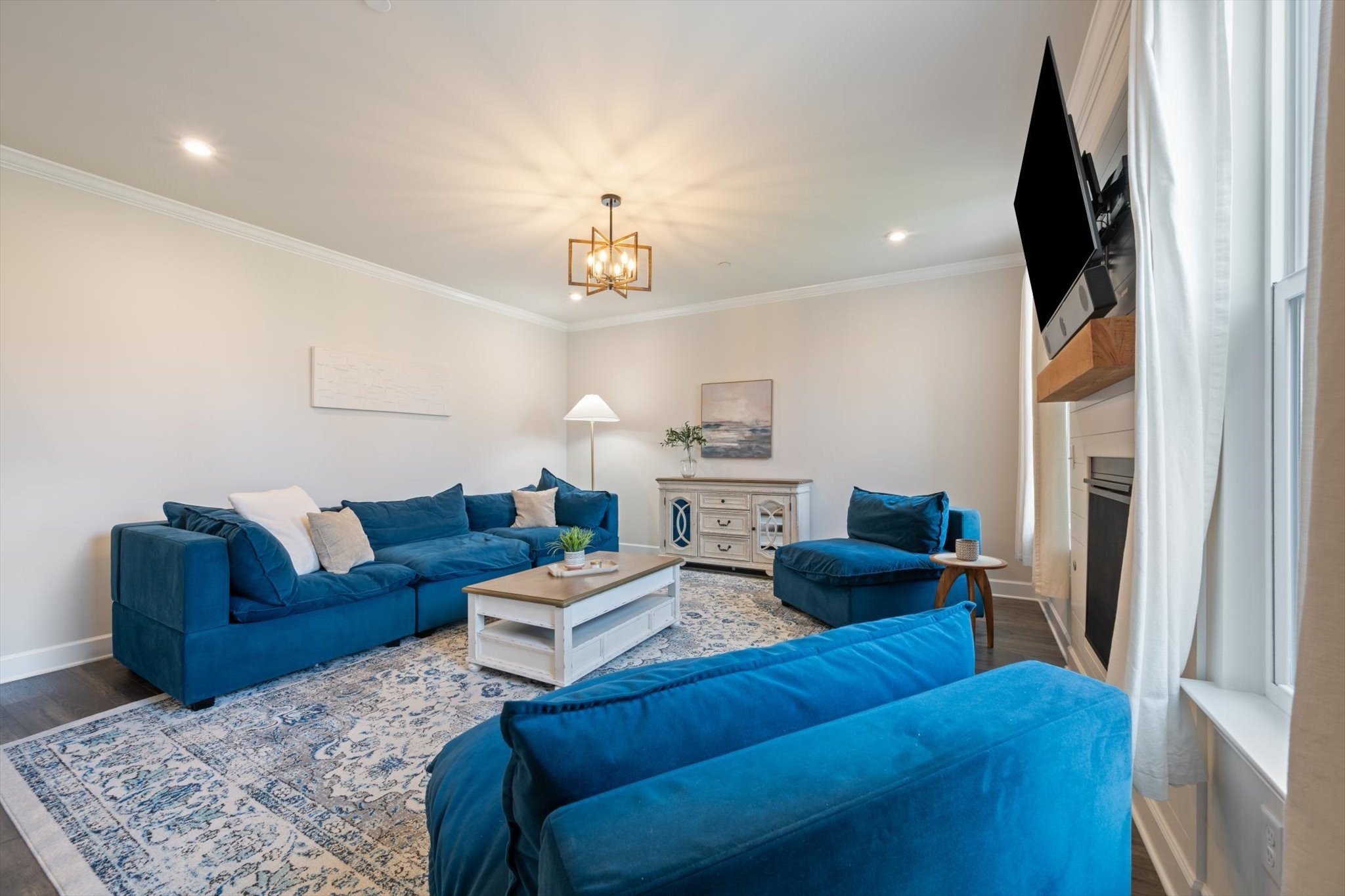 4056 Rosa Dr