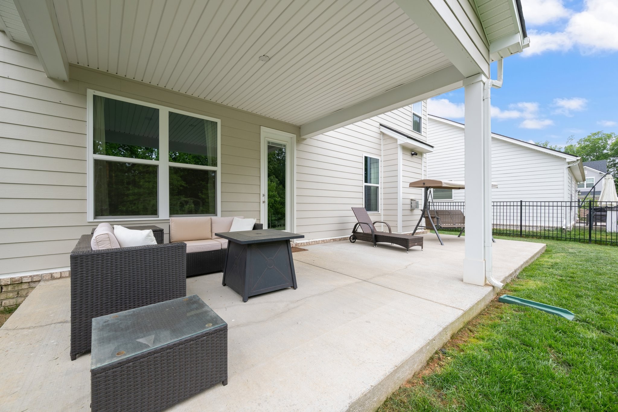 4056 Rosa Dr