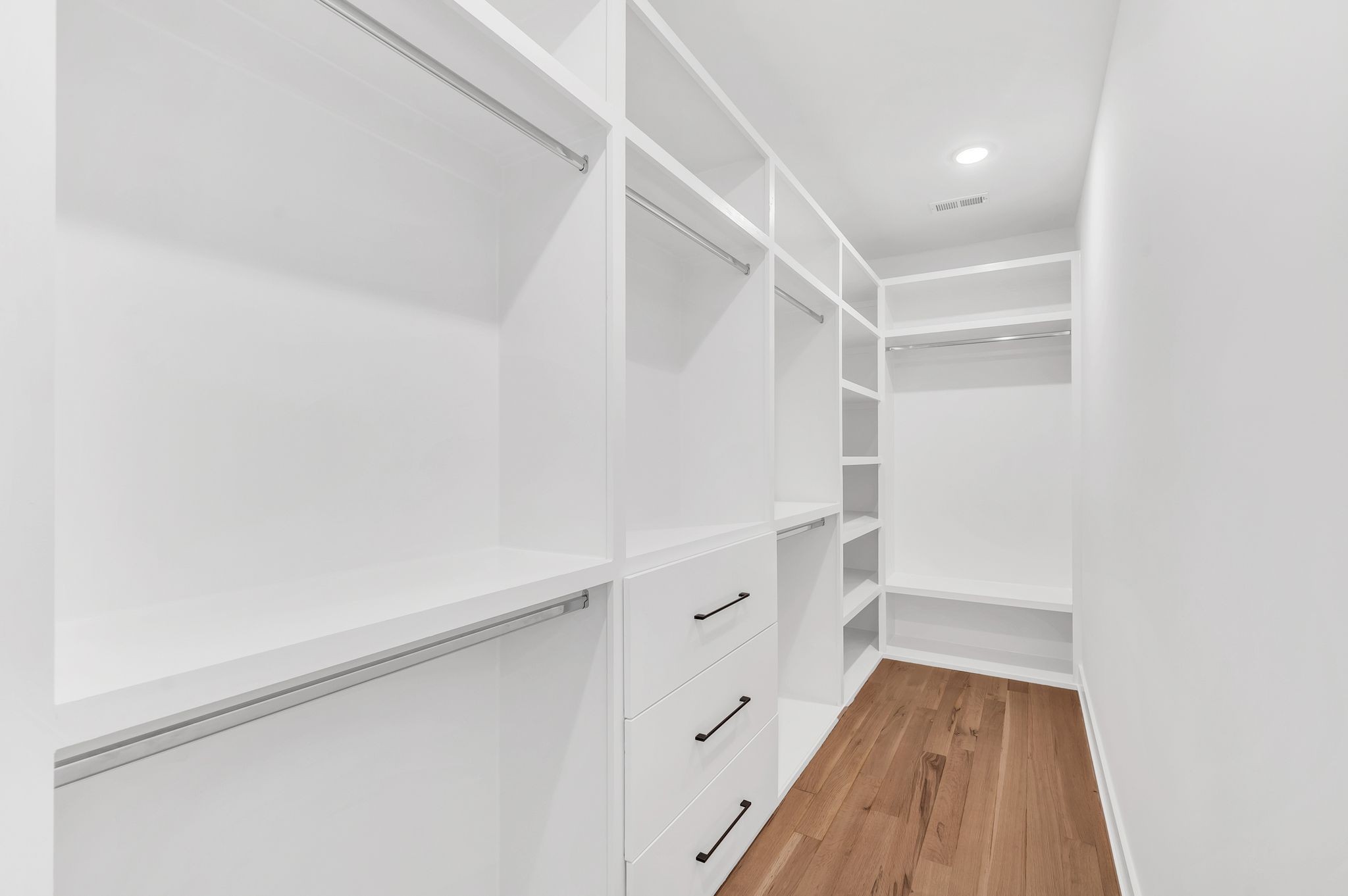 16B Willis St