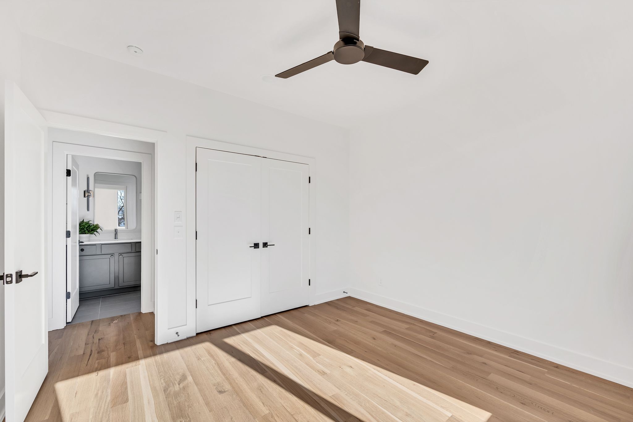 16B Willis St