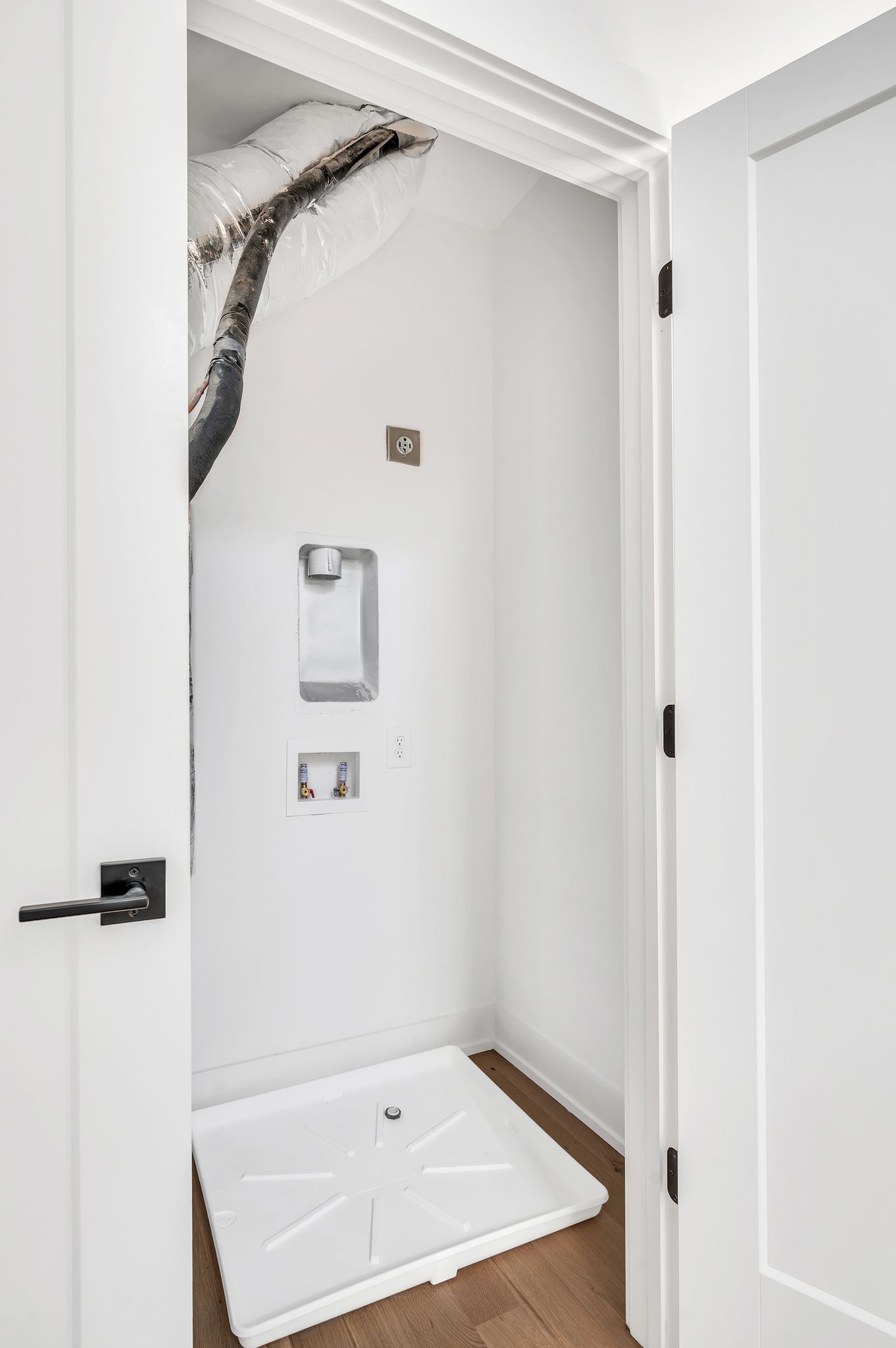 16B Willis St