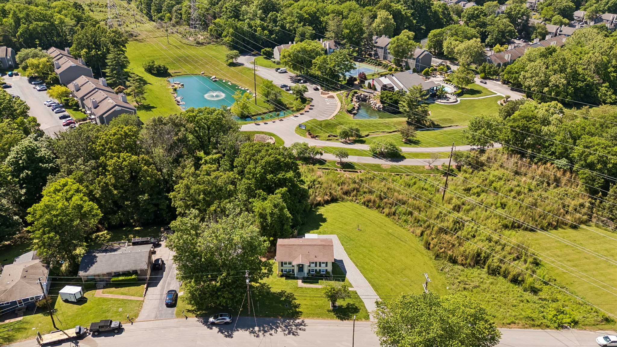 632 Larchwood Dr
