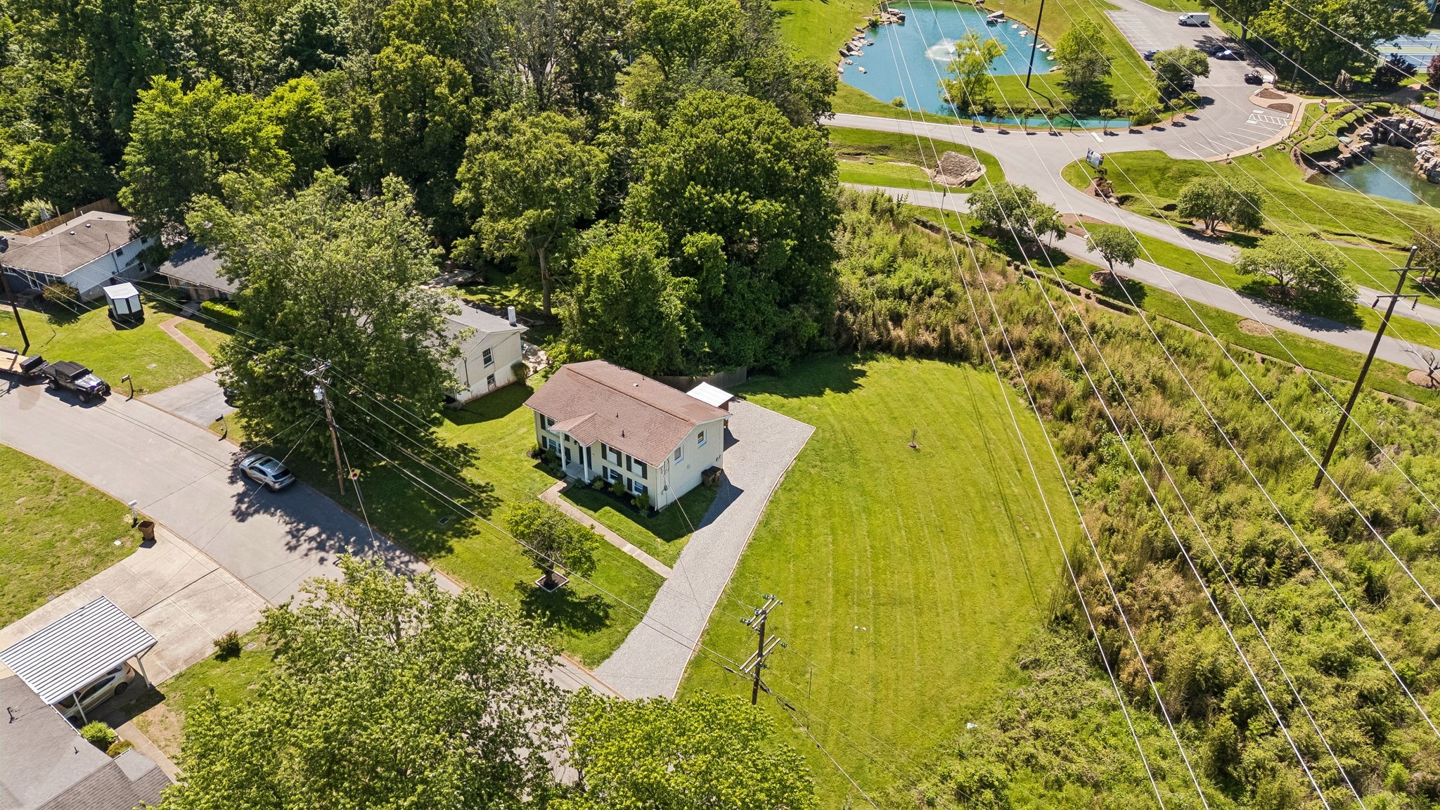 632 Larchwood Dr