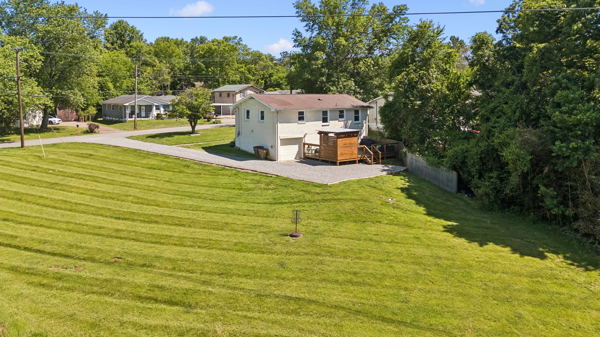 632 Larchwood Dr