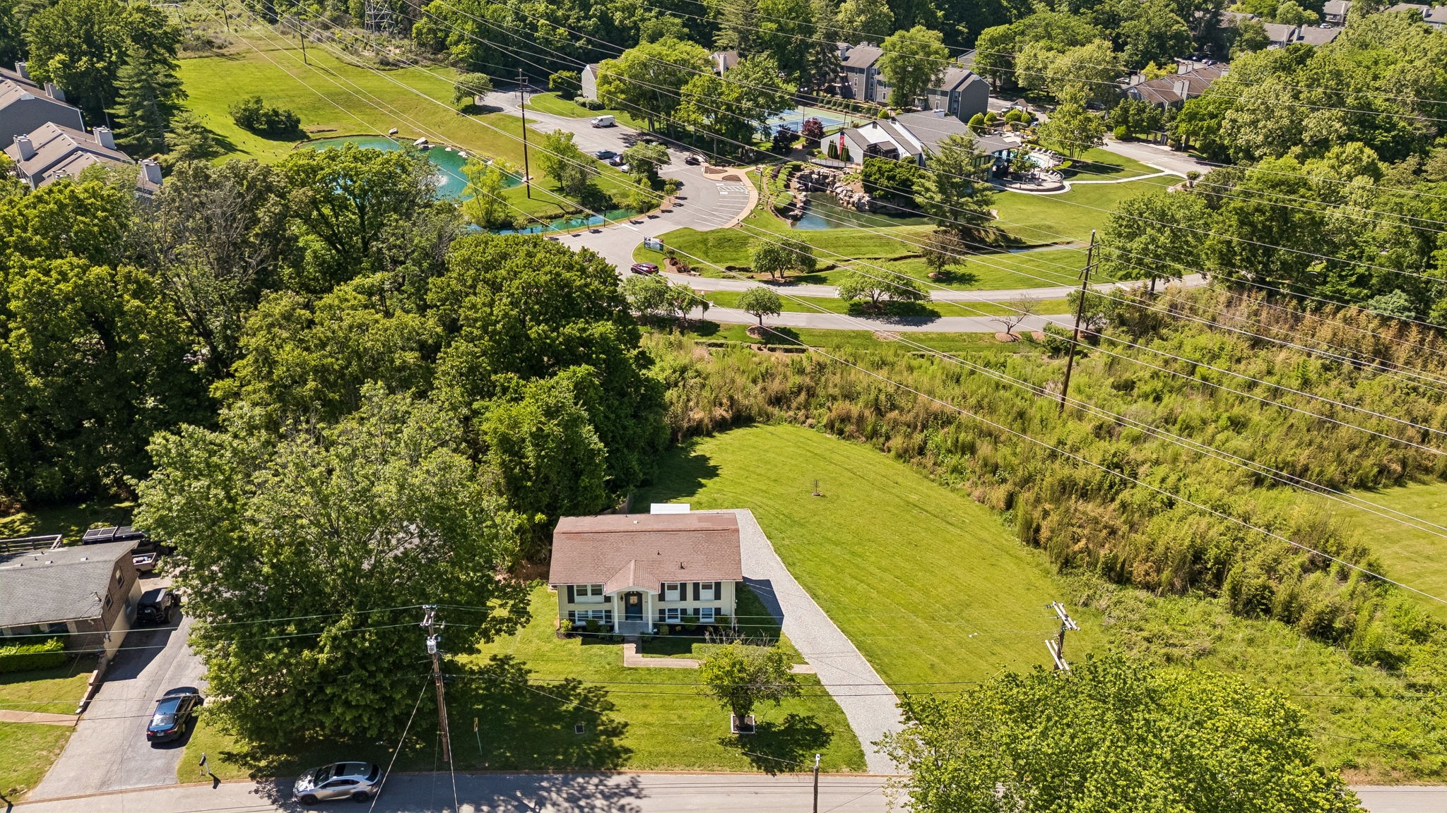 632 Larchwood Dr