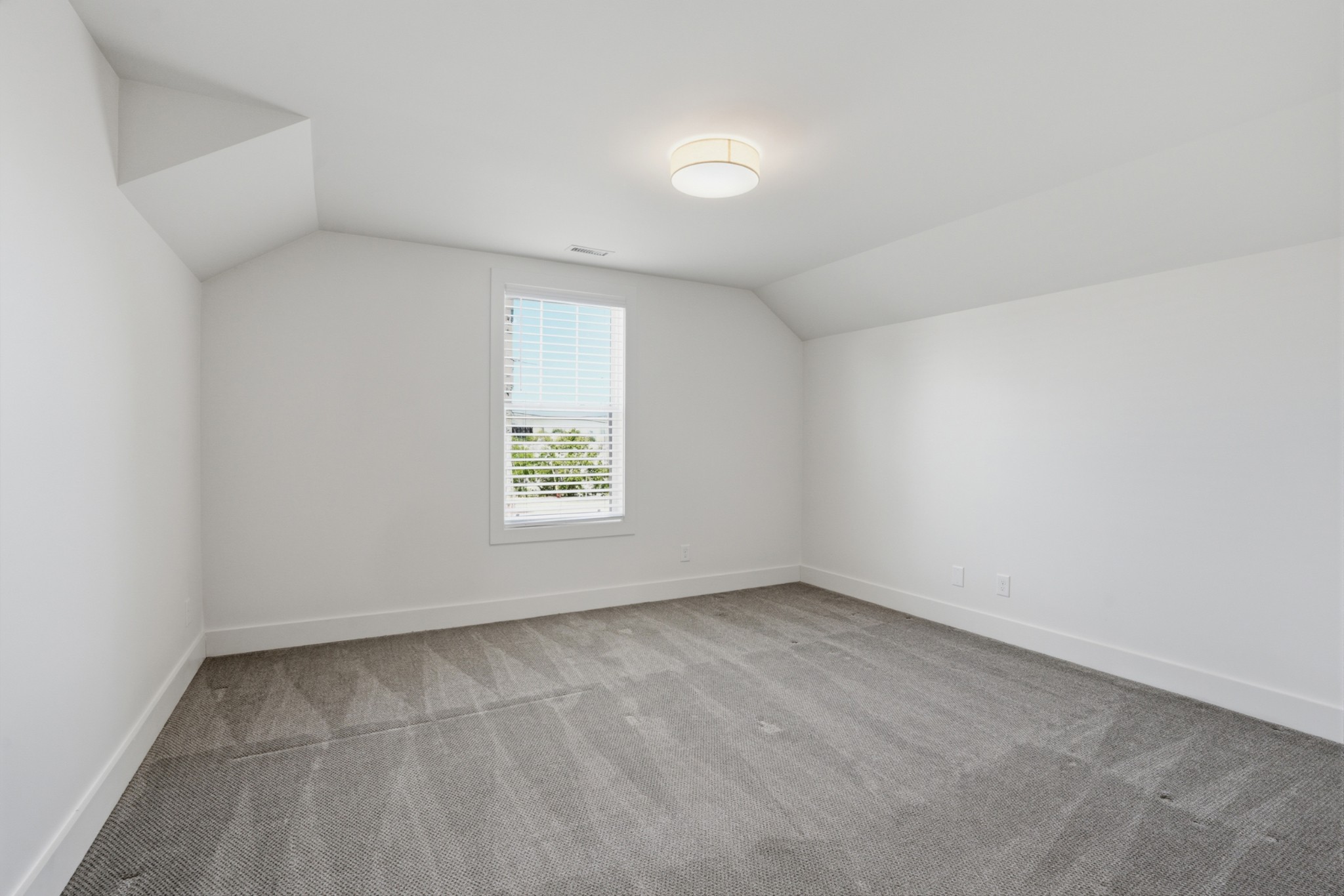 331 Woodycrest Ave