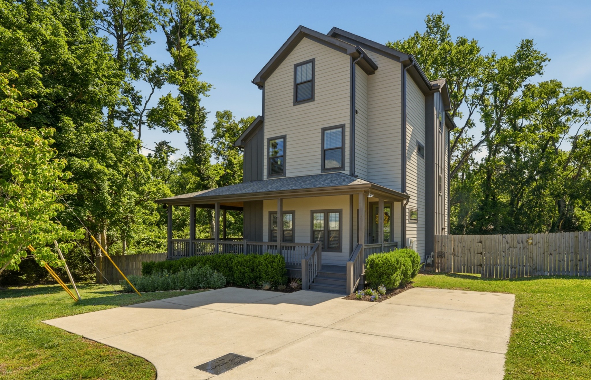 331 Woodycrest Ave