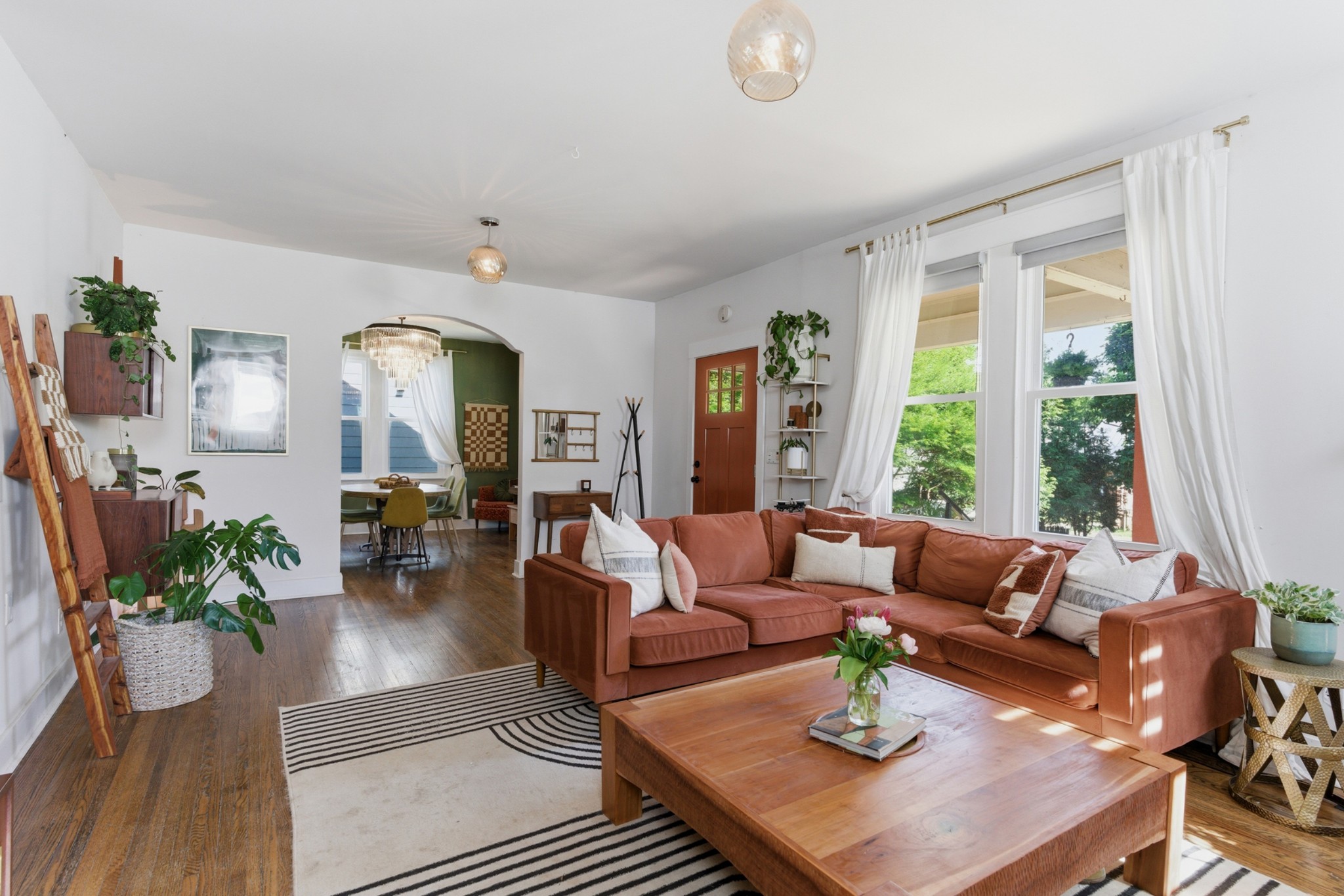 1119 Chester Ave