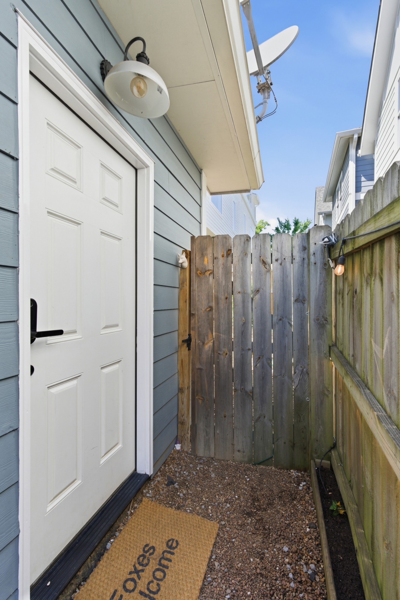 1119 Chester Ave