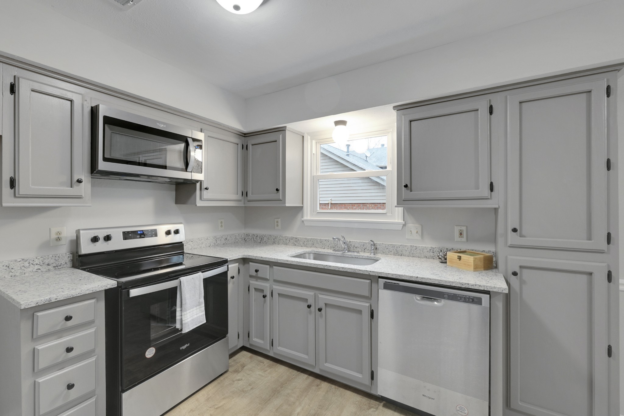 304 Hillside Ct