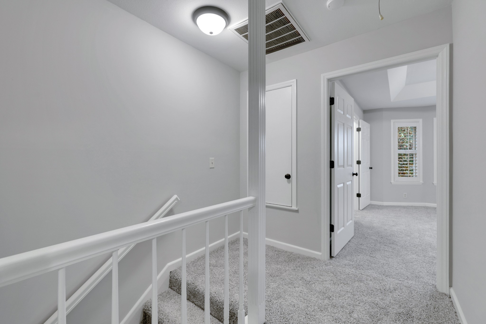304 Hillside Ct